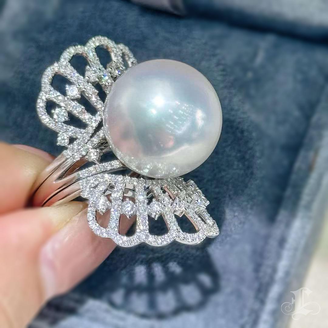 【Crown Radiance】Regal Fan Convertible Aurora South Sea Pearl & Diamond Ring For Sale 3