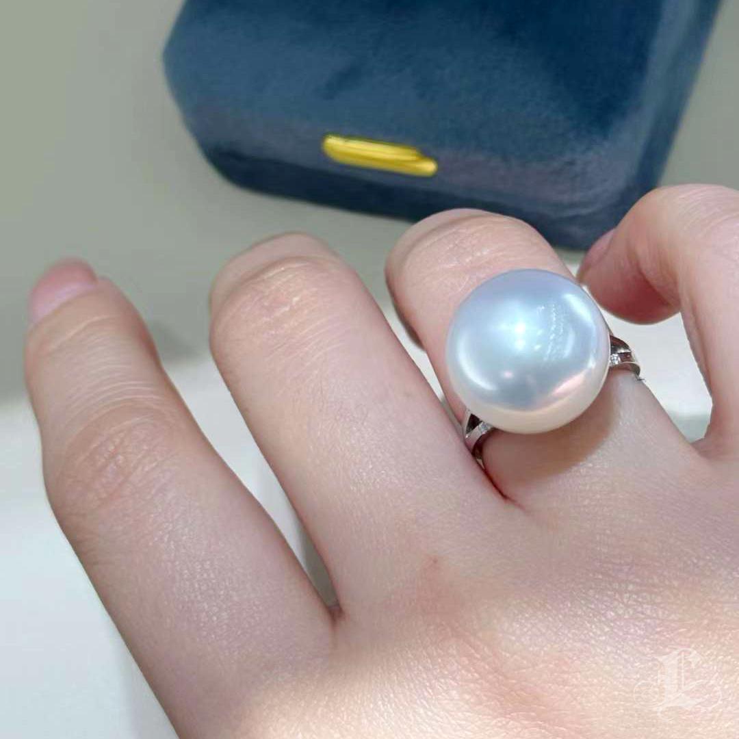 【Crown Radiance】Regal Fan Convertible Aurora South Sea Pearl & Diamond Ring For Sale 5