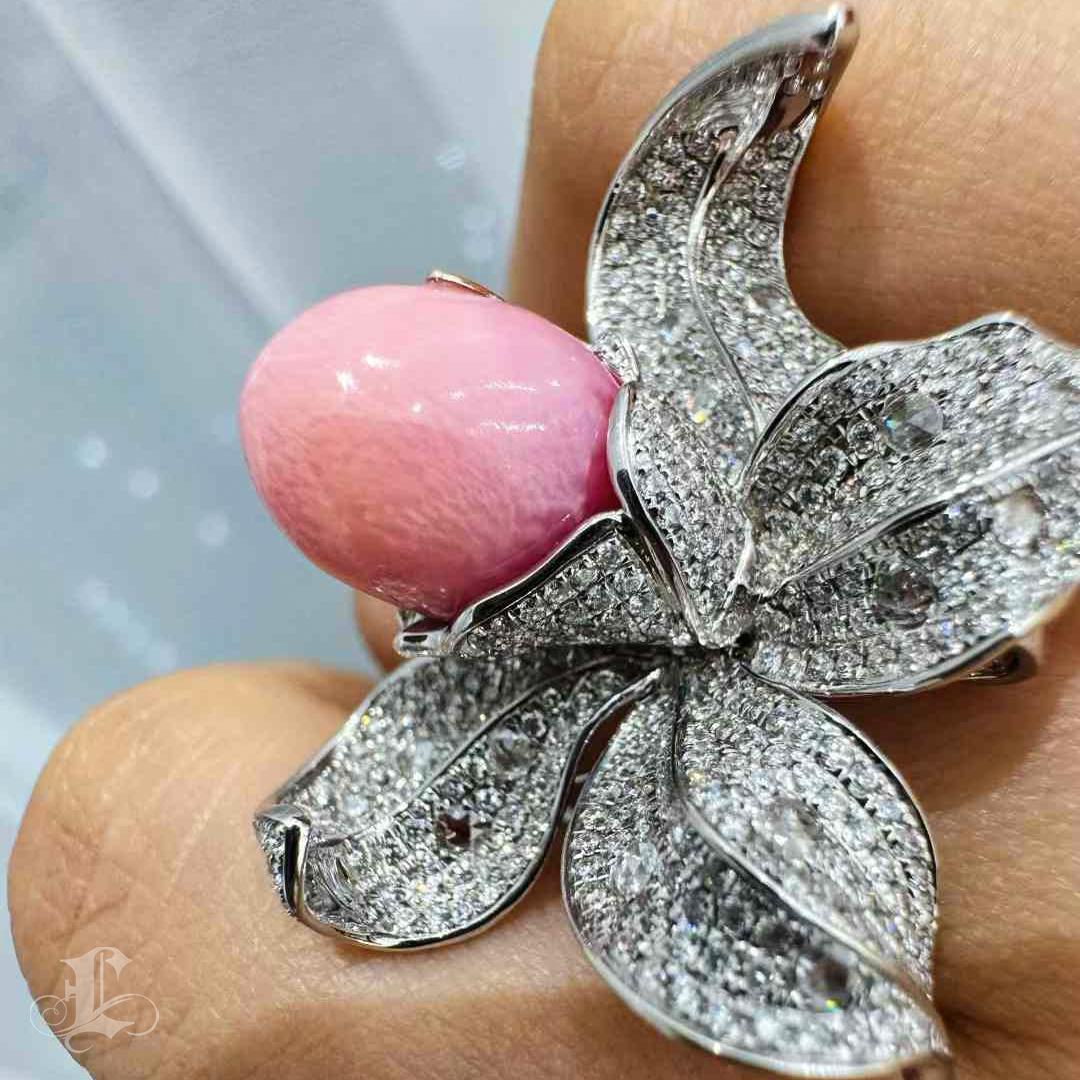 【Conchéa】Majestic Orchid Convertible 3-Way Conch Pearl Jewelry — 8.1ct For Sale 1