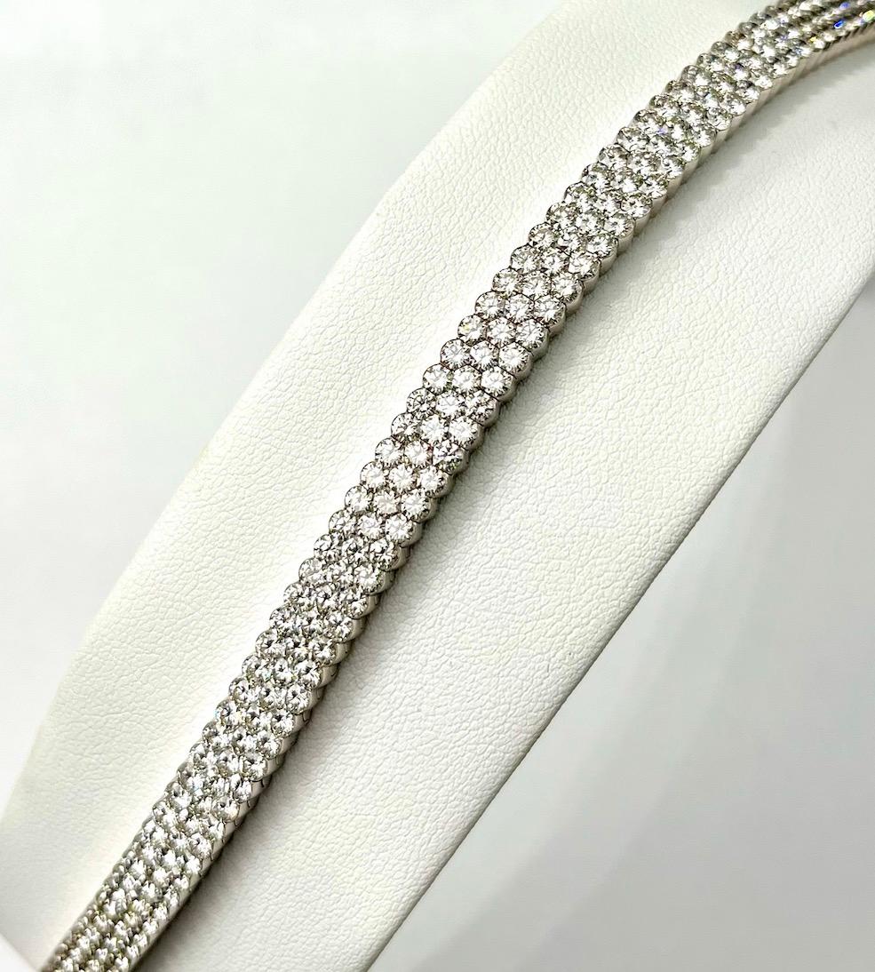 Contemporary 18K Gold 18Cttw Round White Diamonds Invisible Set Bracelet For Sale