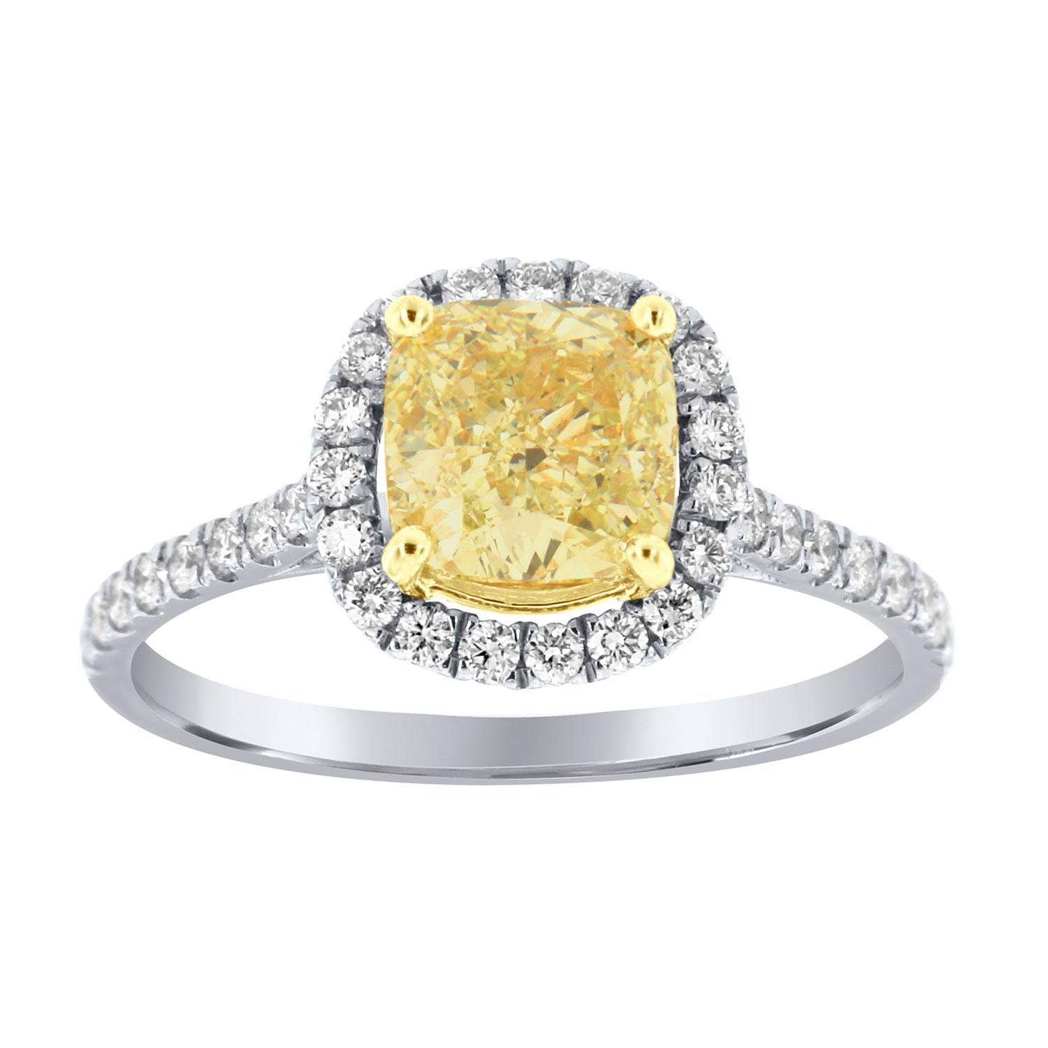 Bague en or 18 carats avec halo de diamants jaunes taille coussin de 1,95 carat en vente