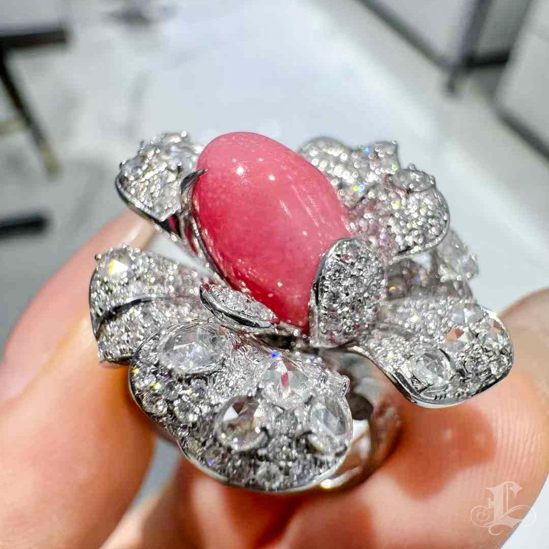 【Conchéa】Flammende Grace Convertible Petal Ring Anhänger - 4,15ct Conch Perle im Angebot 4