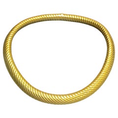 18k gold 1980
s choker, part of set with bangle