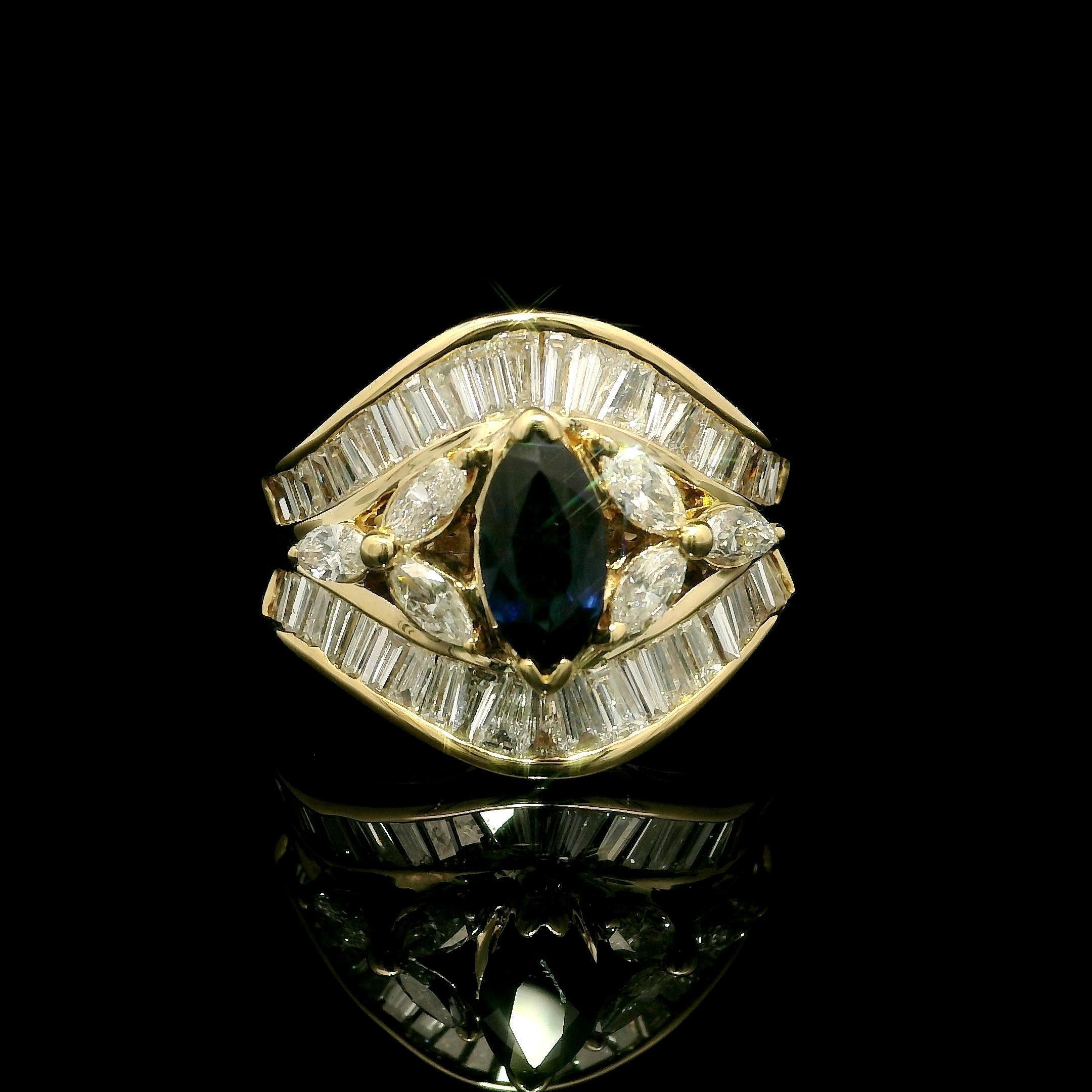 Anello a fascia larga in oro 18 carati con zaffiro marquise e diamante di alta qualità in vendita 1