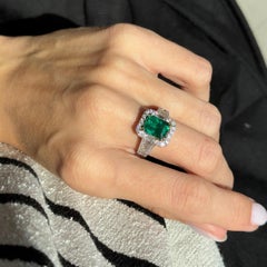 18K Gold 2 Carat Emerald Diamond Baguette Halo Ring