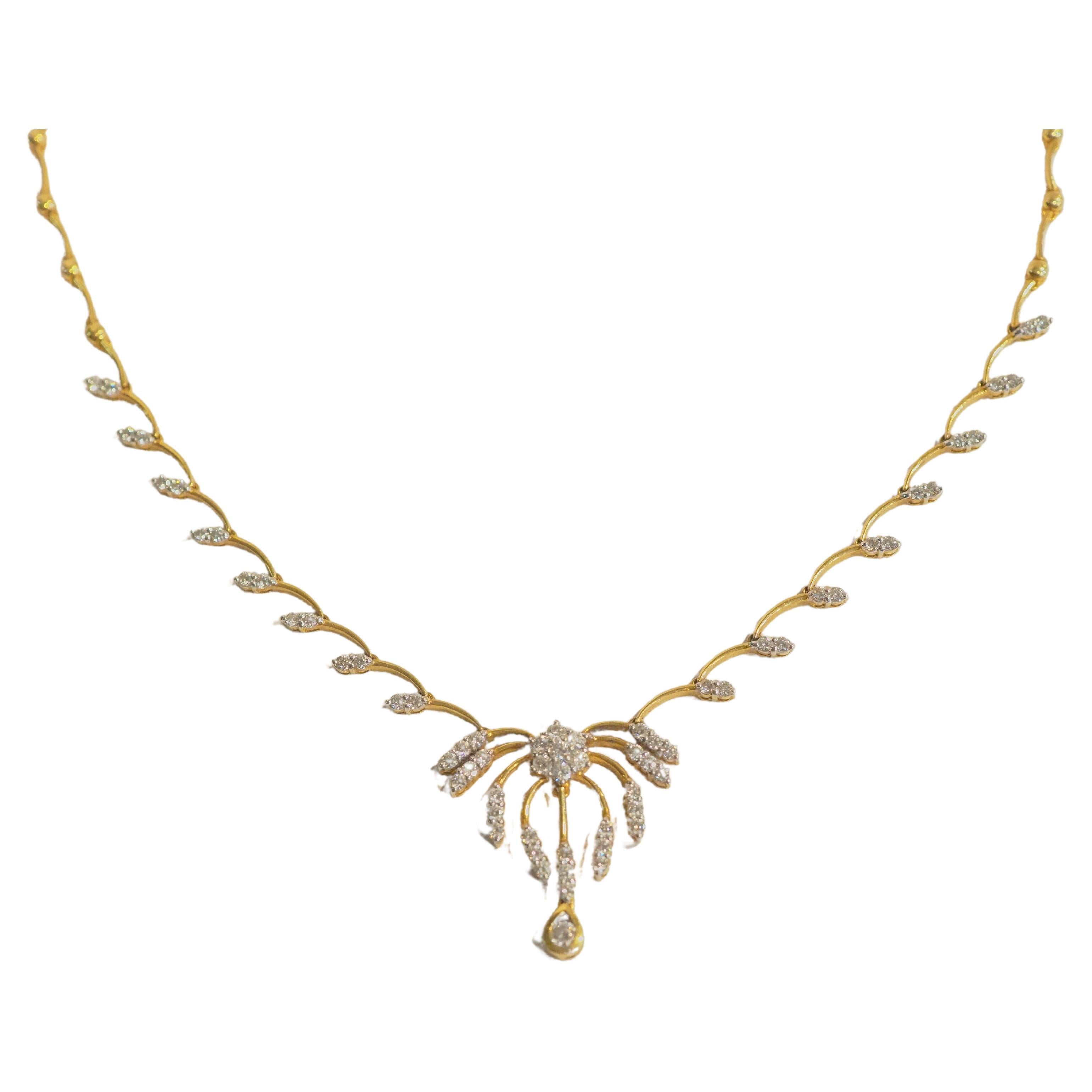 18K Gold 2 Carat Round Brilliant Diamond Floral Chain Necklace For Sale