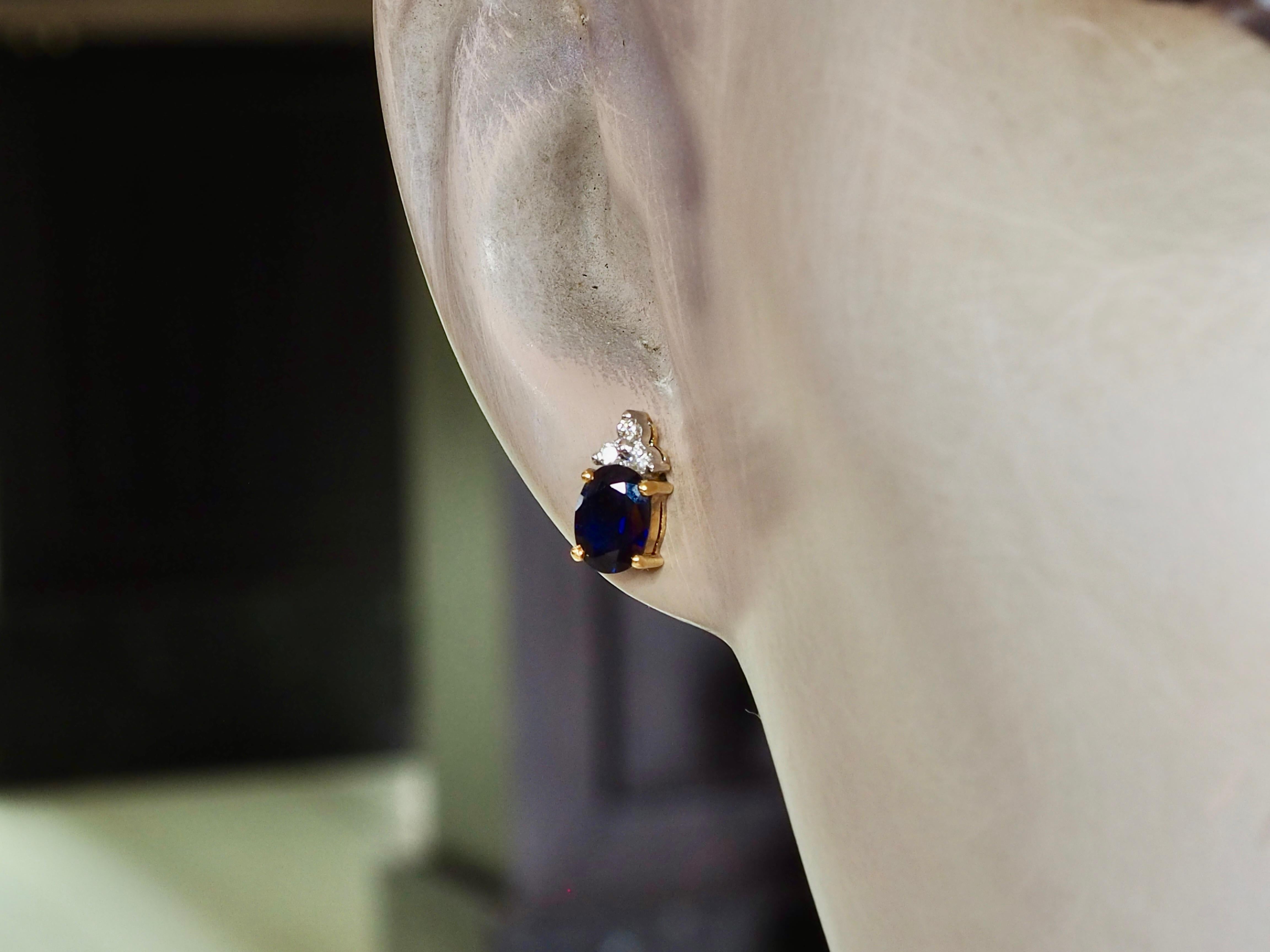 Orecchini in oro 18K con zaffiro blu profondo ovale da 2,00ct e diamante da 0,10ct in vendita 3