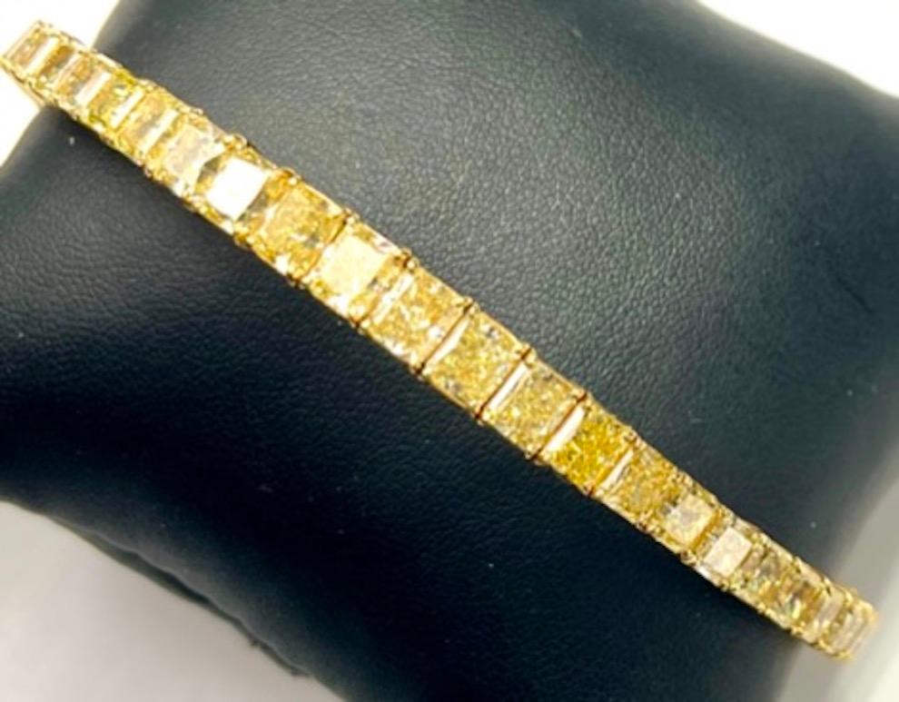 Women's or Men's 18k Gold  20.91Cttw Natural Yellow Diamonds Flexible Bangle Bracelet For Sale