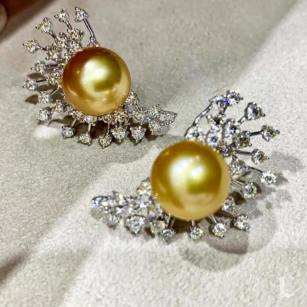 Women's 【Crown Radiance】Solar Radiance Aurora Golden South Sea Pearl Diamond Earrings For Sale