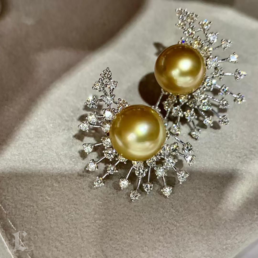 【Crown Radiance】Solar Radiance Aurora Golden South Sea Pearl Diamond Earrings For Sale 2
