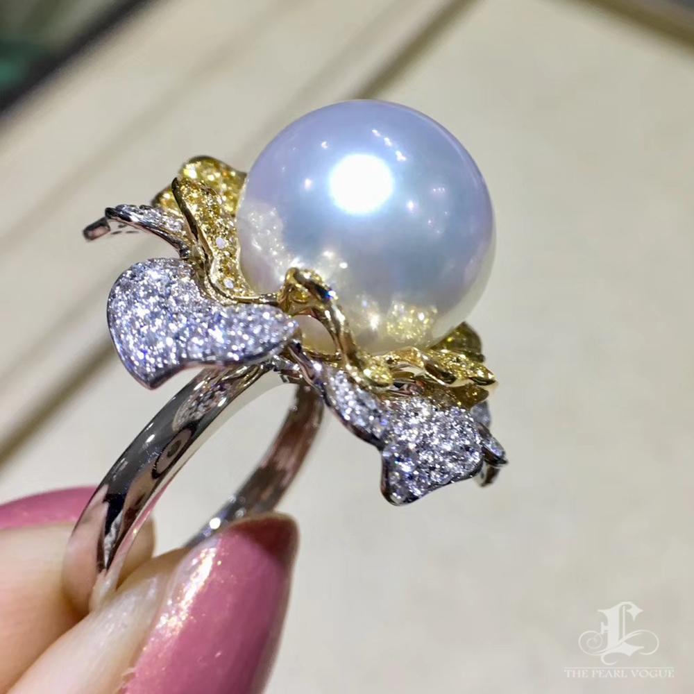 Vine Symphony】Goldene Pfingstrose Südsee Perlen Ring mit gelben & weißen Diamanten Damen im Angebot