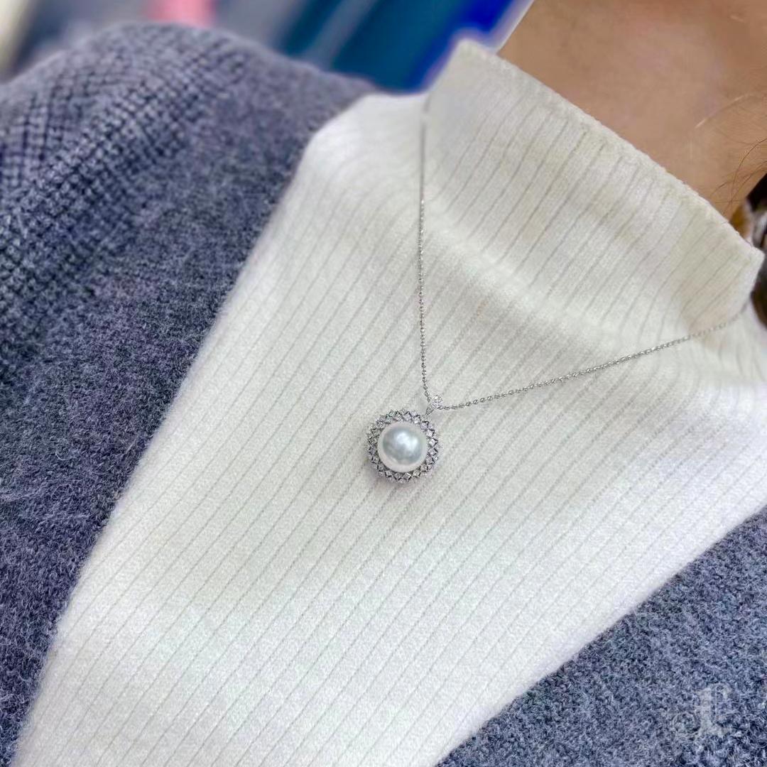 【Crown Radiance】Crown Halo Convertible South Sea Pearl Diamond Ring Pendant For Sale 5