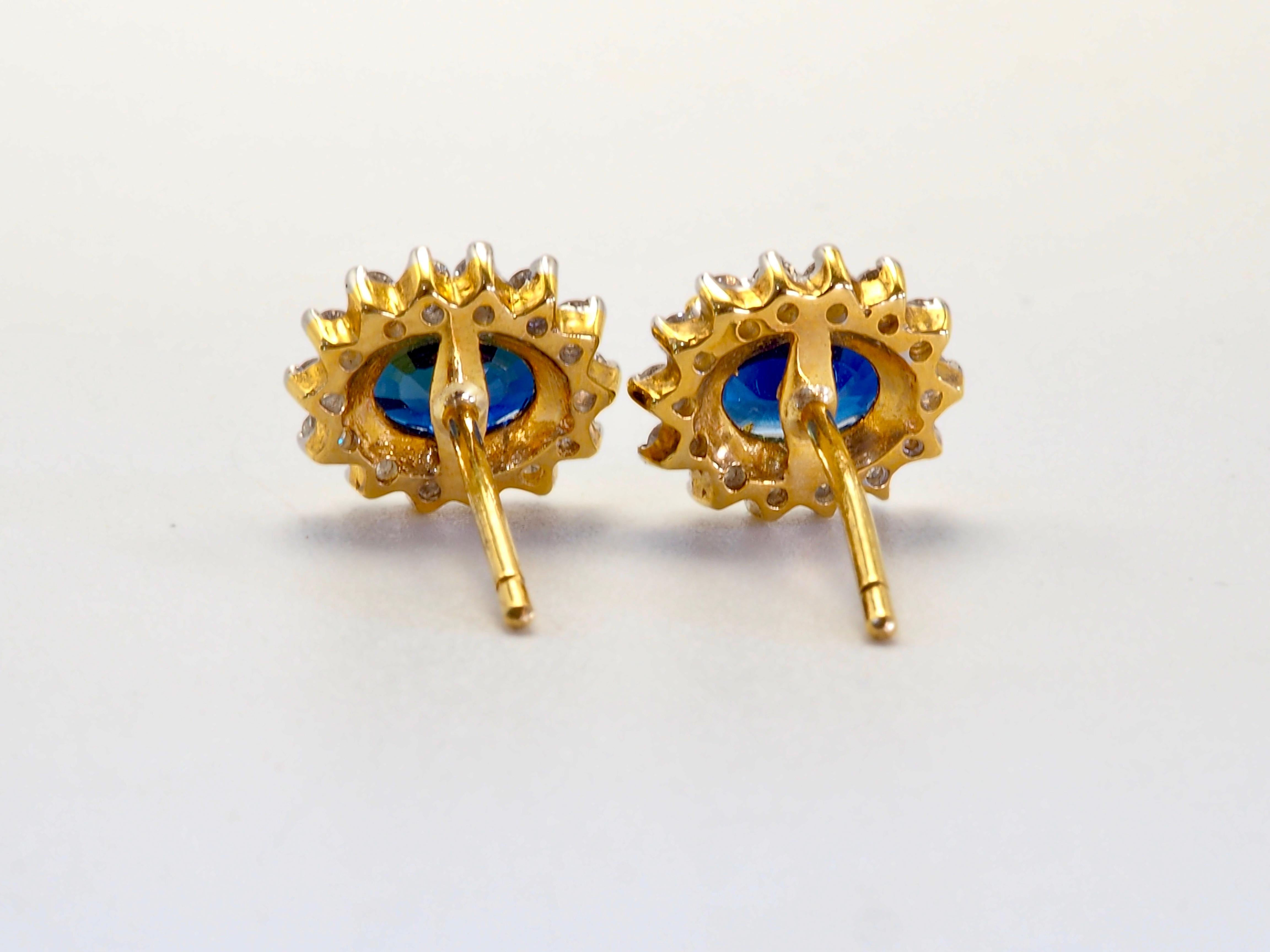 Oval Cut 18K Gold 2.10ct Blue Sapphire & 0.36ct Diamond Stud Earring