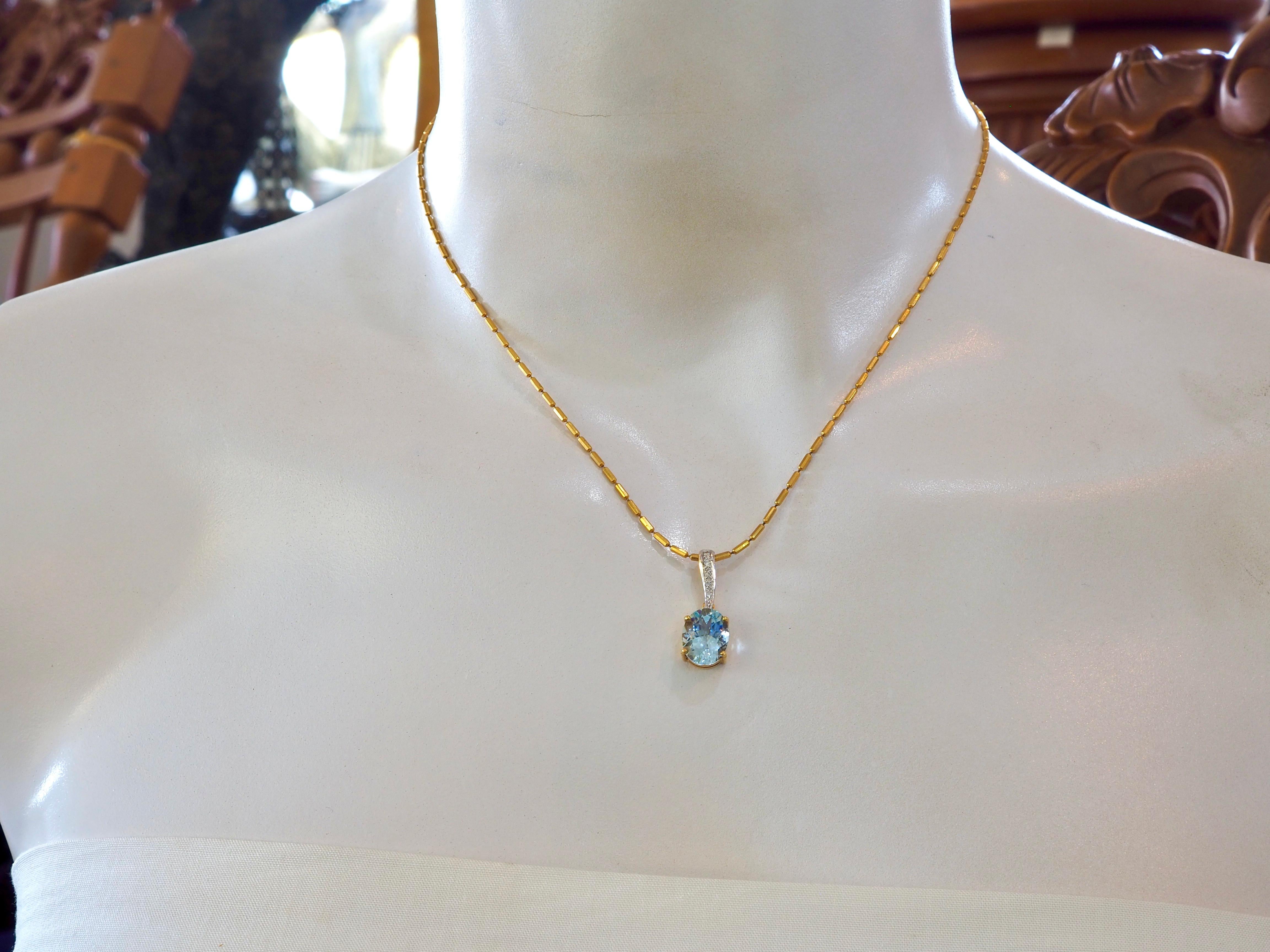 18K Gold 2,22ct Oval Aquamarin & 0,03ct Diamant Anhänger Enhancer im Angebot 1