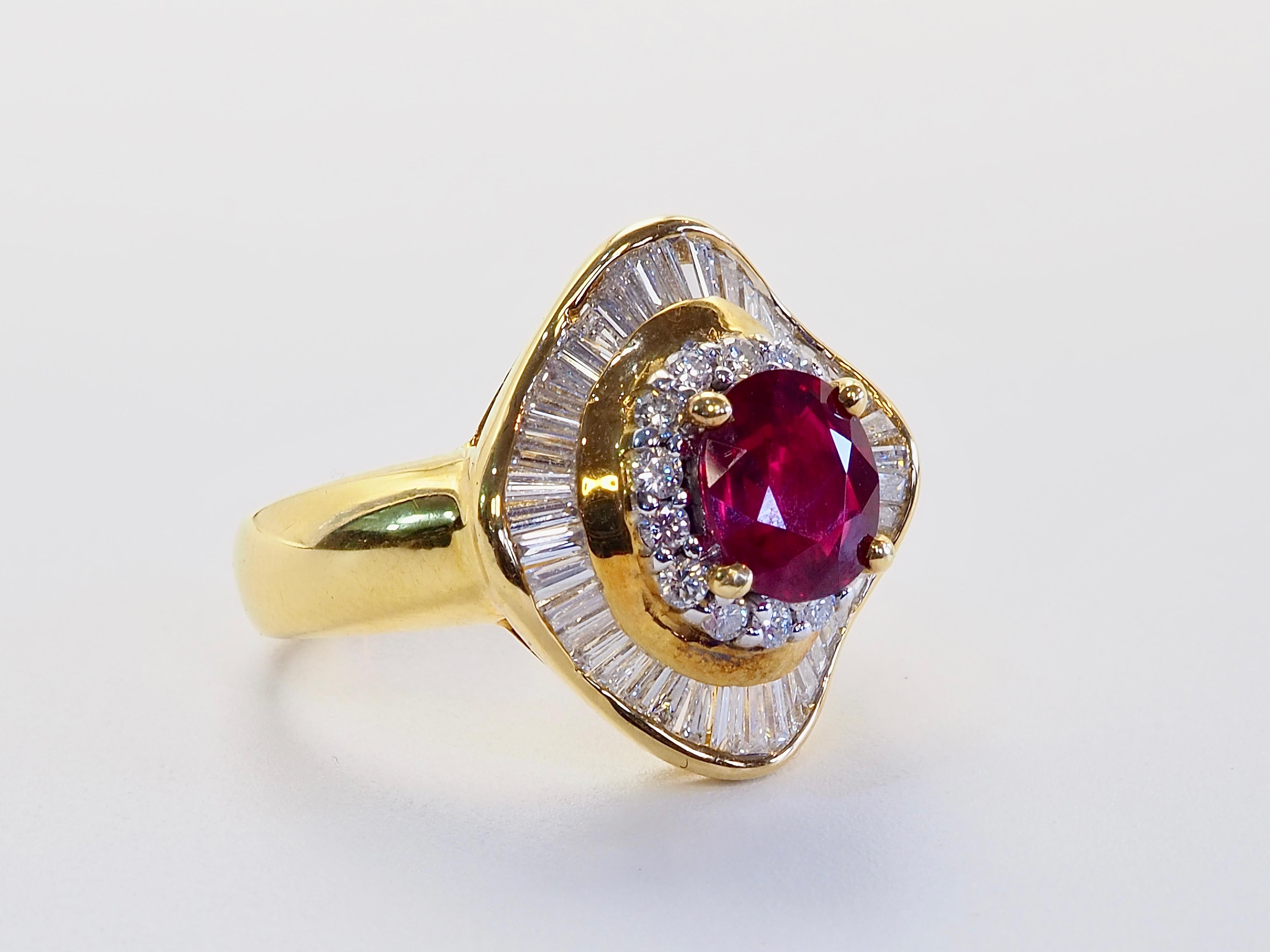 Bague Ballerina en or 18 carats, rubis thaï ovale de 2,51 ct et diamant de 1,20 ct Excellent état - En vente à เกาะสมุย, TH
