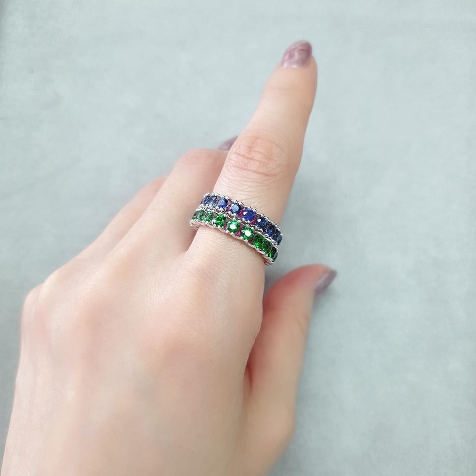 Round Cut 18K Gold 2.6 carat Tsavorite eternity Ring by MOISEIKIN For Sale