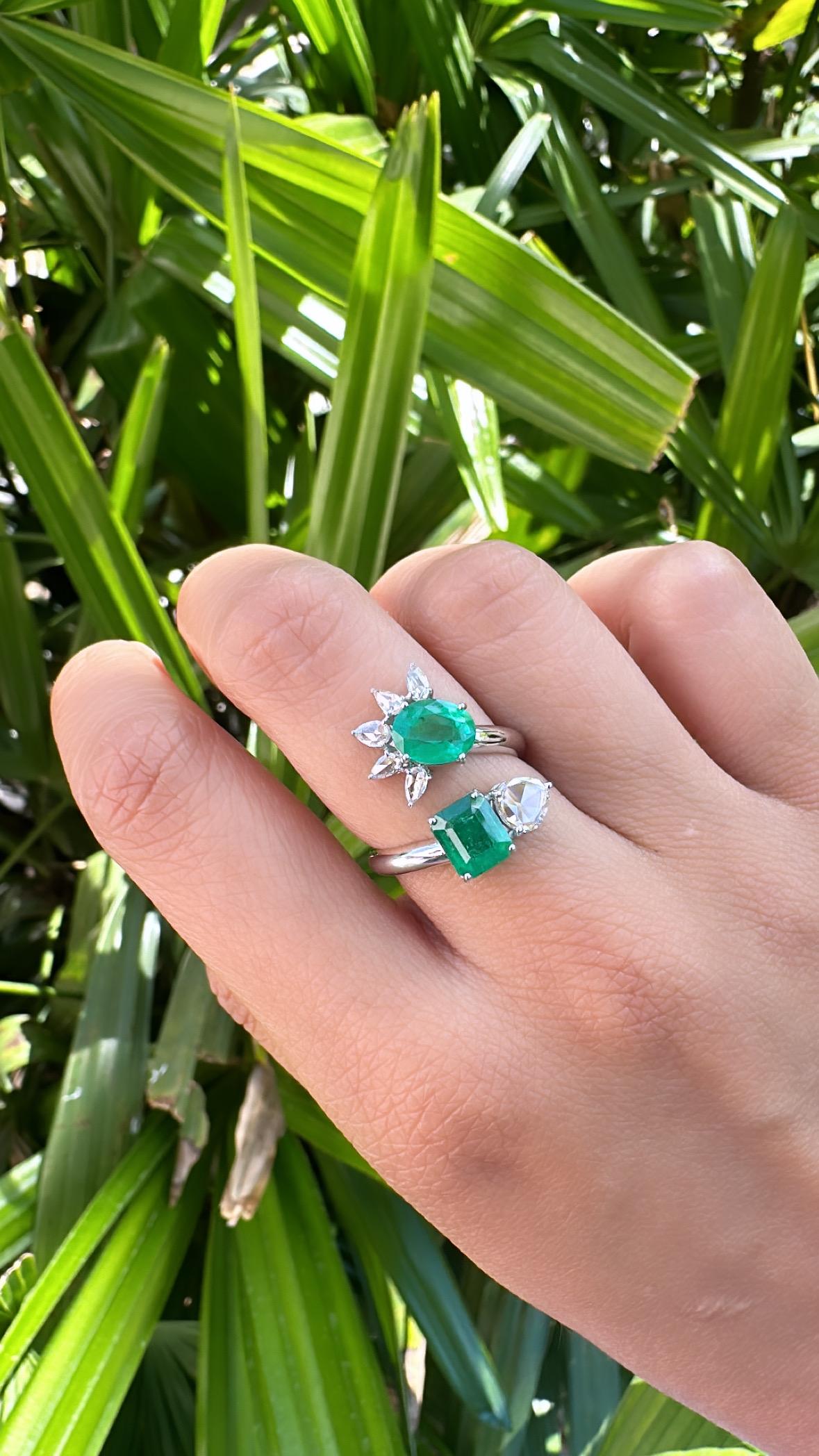 Anillo de cóctel de oro de 18 quilates, 2,63 quilates, esmeralda natural de Zambia y diamantes talla rosa en venta 4