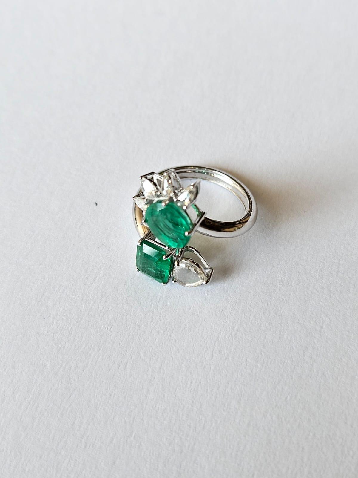 Anillo de cóctel de oro de 18 quilates, 2,63 quilates, esmeralda natural de Zambia y diamantes talla rosa Corte rosa en venta