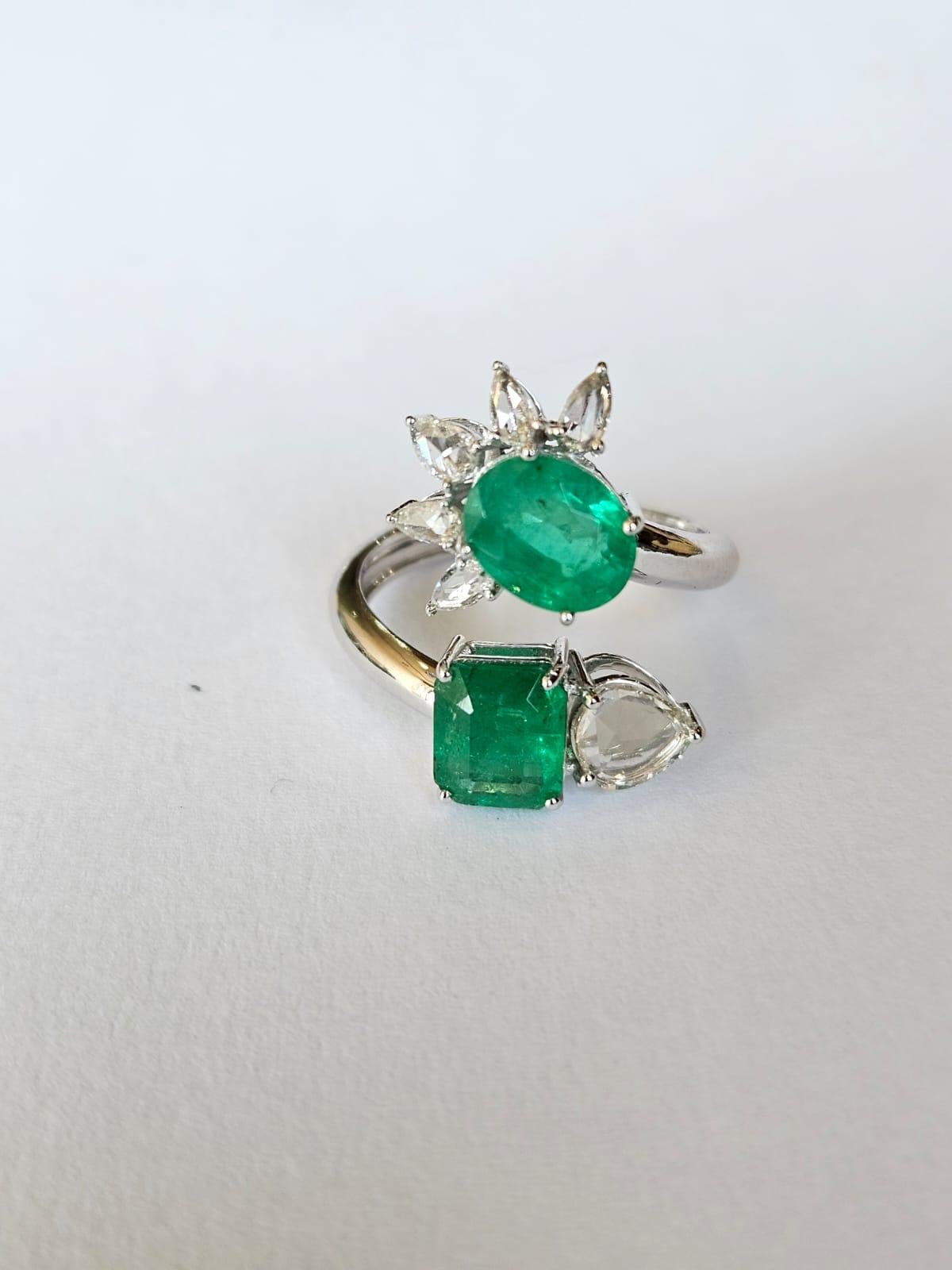 Anillo de cóctel de oro de 18 quilates, 2,63 quilates, esmeralda natural de Zambia y diamantes talla rosa en Nuevo estado para la venta en Hong Kong, HK