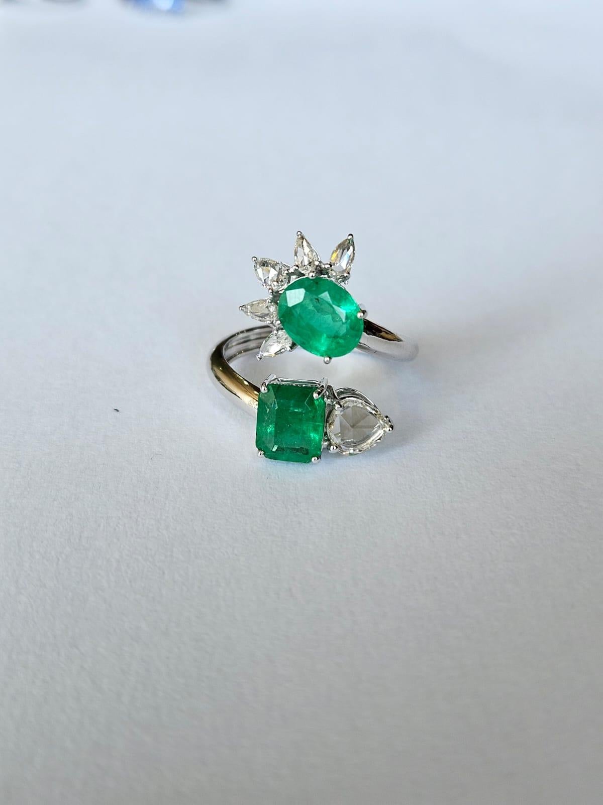 Femenino o masculino Anillo de cóctel de oro de 18 quilates, 2,63 quilates, esmeralda natural de Zambia y diamantes talla rosa en venta