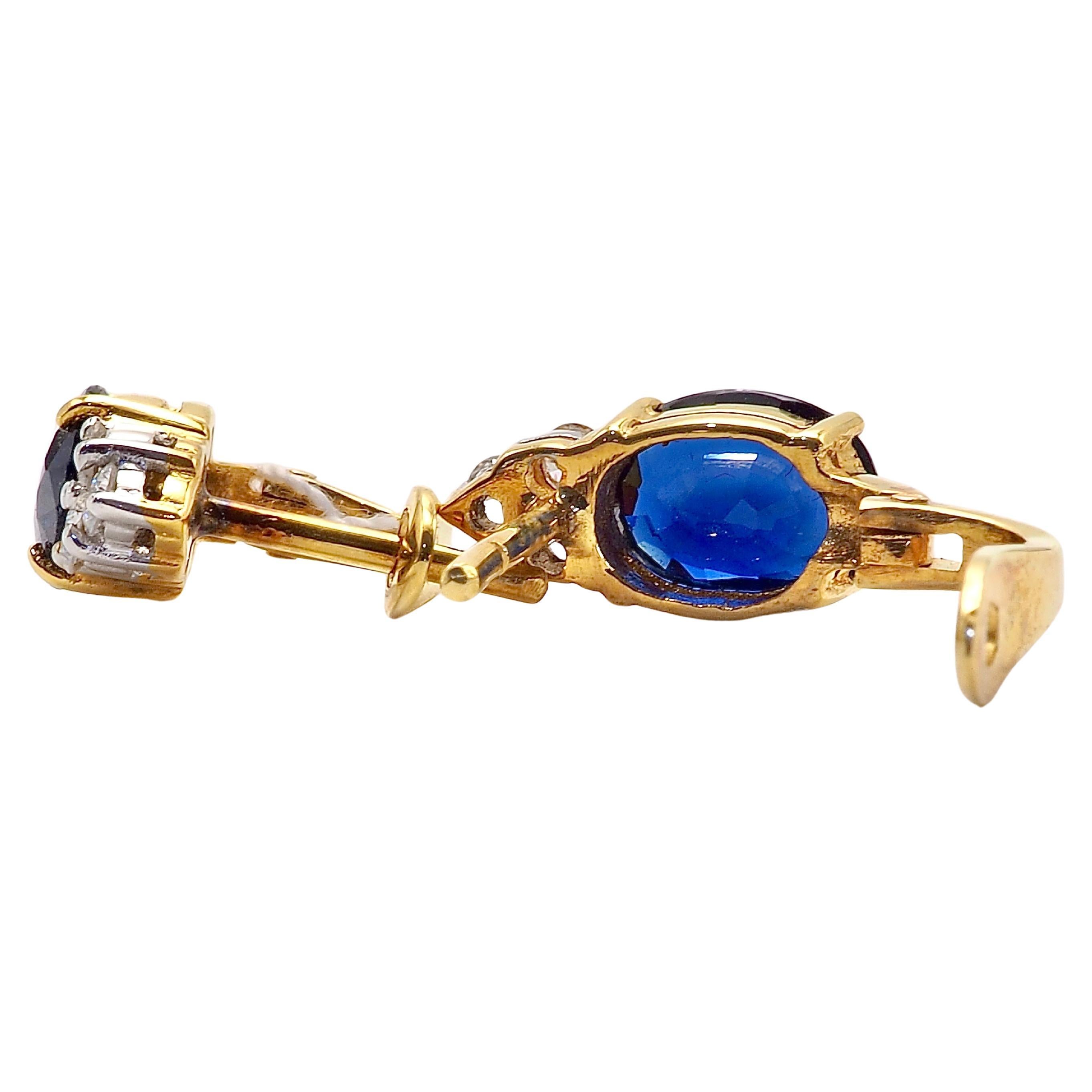 Magnifiques boucles d'oreilles avec 2 saphirs bleus thaïlandais en serti clos et 6 diamants de couleur et d'éclat brillants. La qualité de l'artisanat rencontre la qualité des pierres précieuses naturelles et de bonne couleur. Parfait pour les