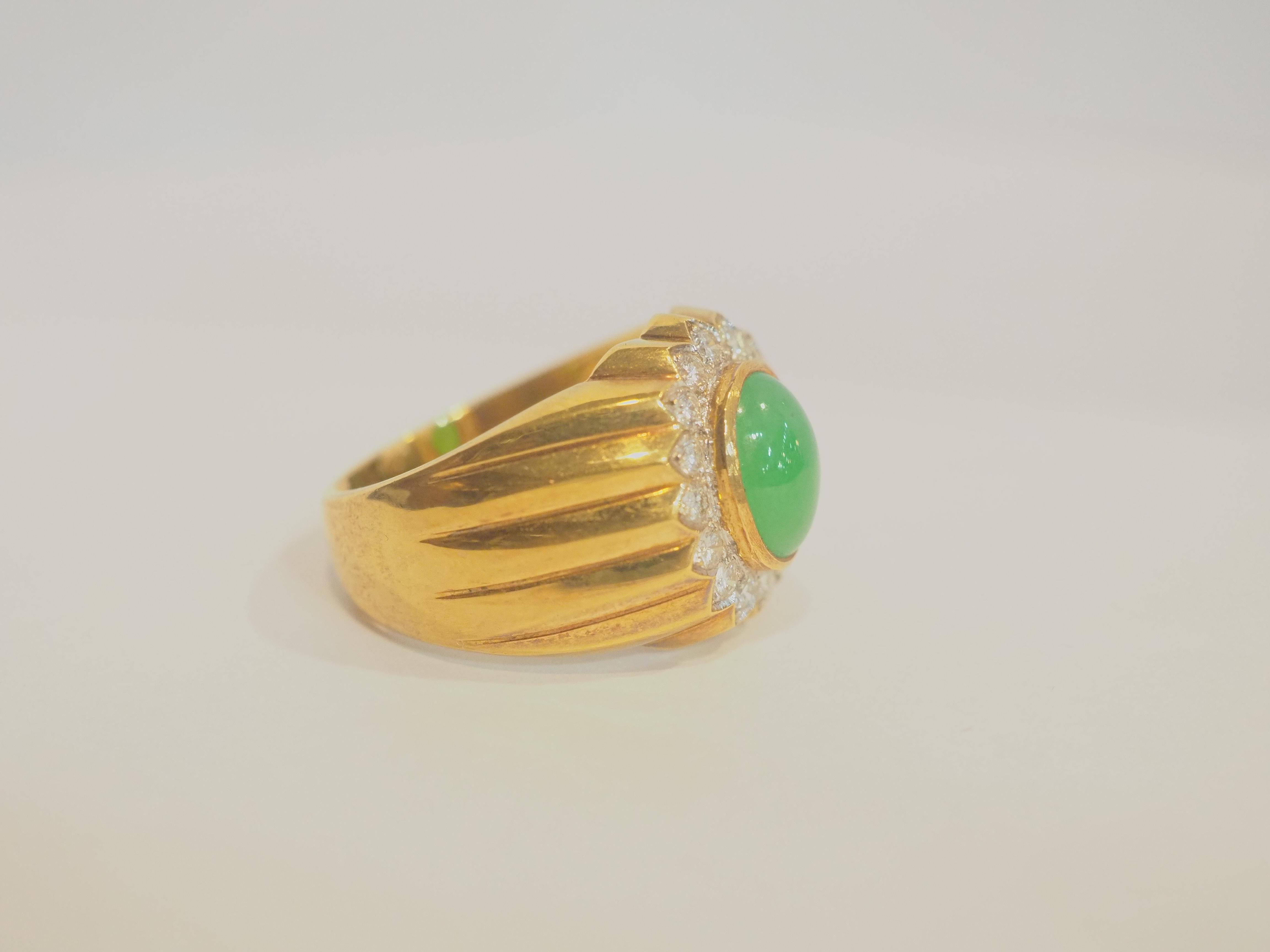 18K Gold 2.87ct Burma Jadeite & 0.59ct Diamond Men's Trombino Ring In Excellent Condition For Sale In เกาะสมุย, TH