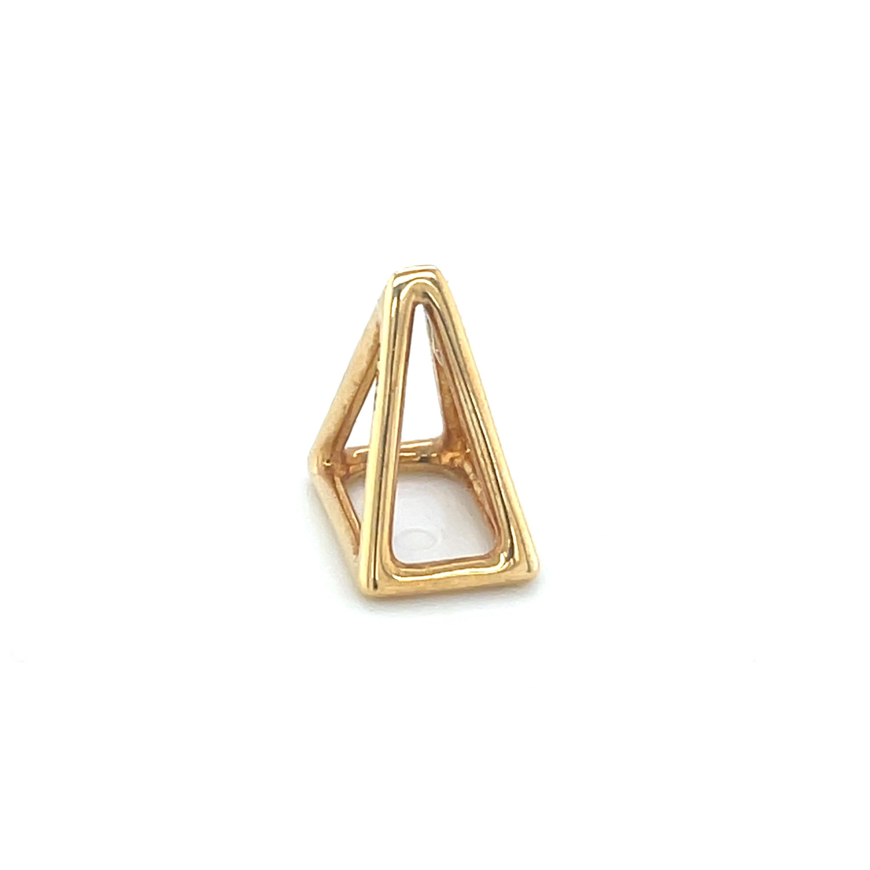 Taglio rotondo Ciondolo a piramide tridimensionale in oro 18K con accenti di diamante in vendita