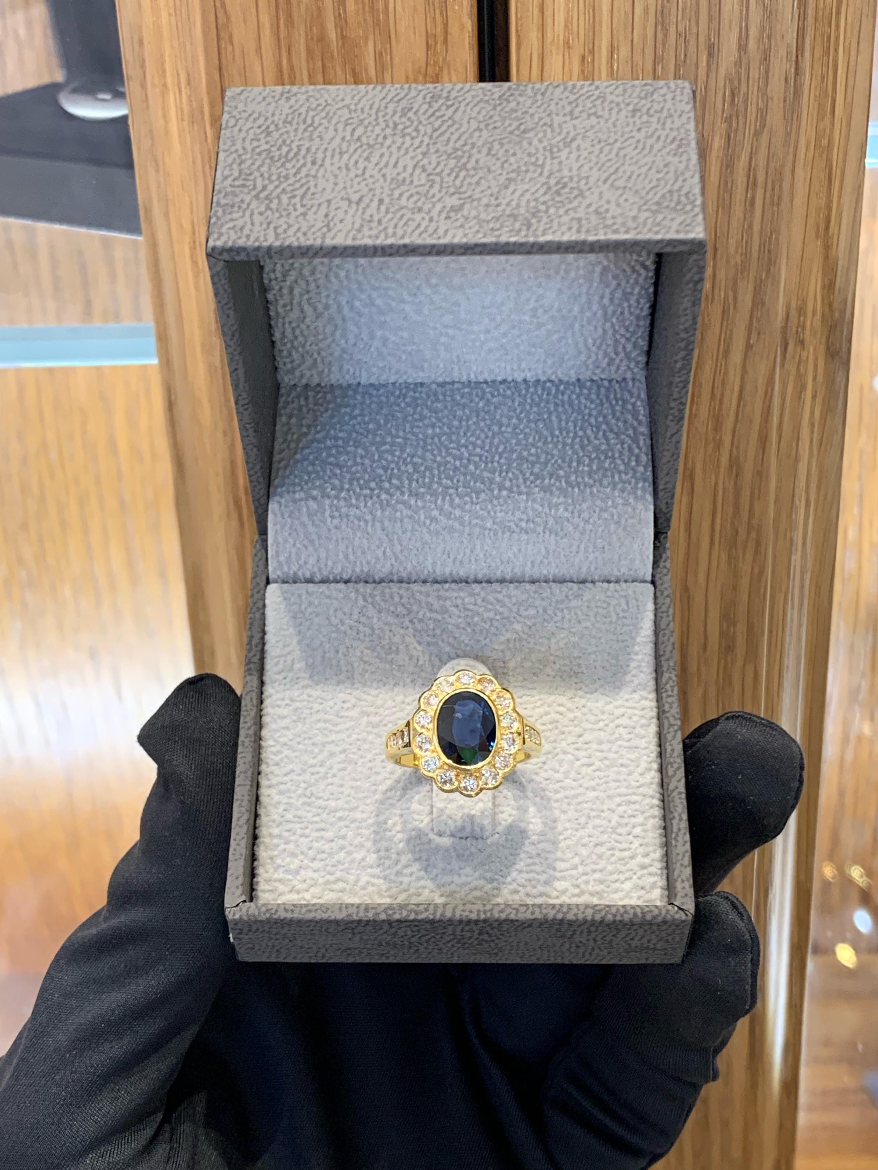 18k Gold 3.0 Carats Blue Sapphire & 1.0 Carats Diamond Ring For Sale 4