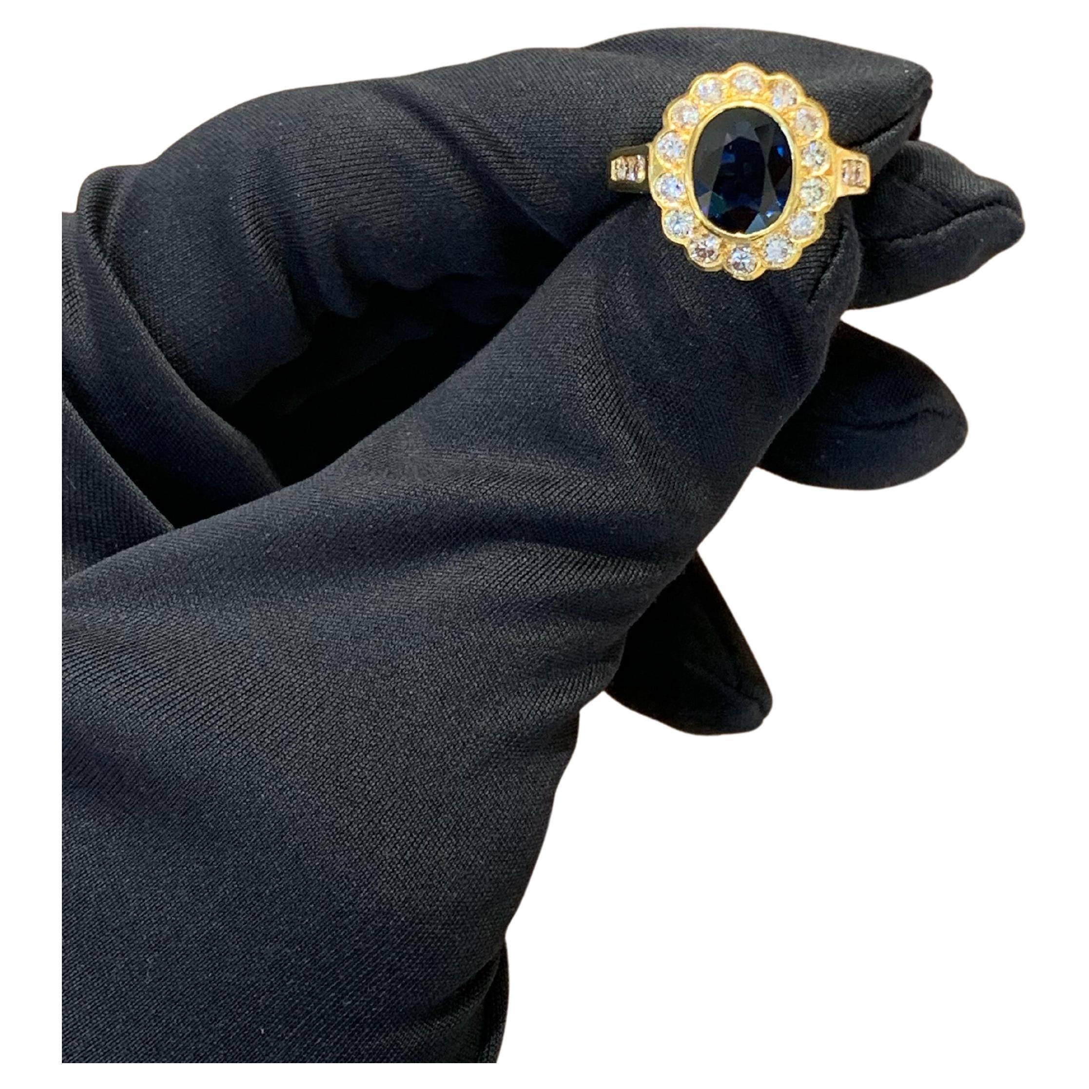 18k Gold 3.0 Carats Blue Sapphire & 1.0 Carats Diamond Ring For Sale
