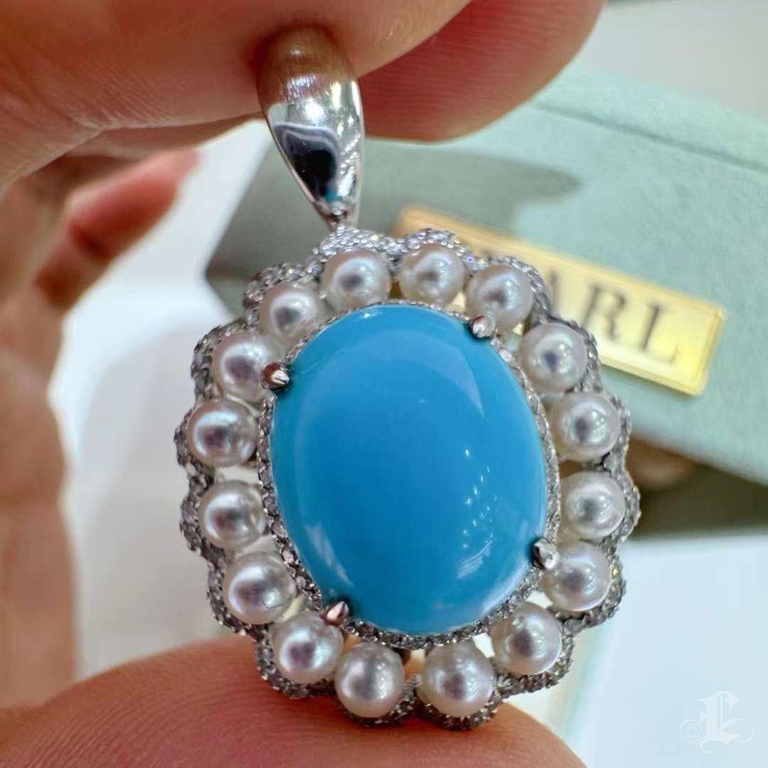 【Caelmare】Regal Halo Convertible Turquoise & Baby Akoya Pearl Ring Pendant In New Condition For Sale In New York, NY