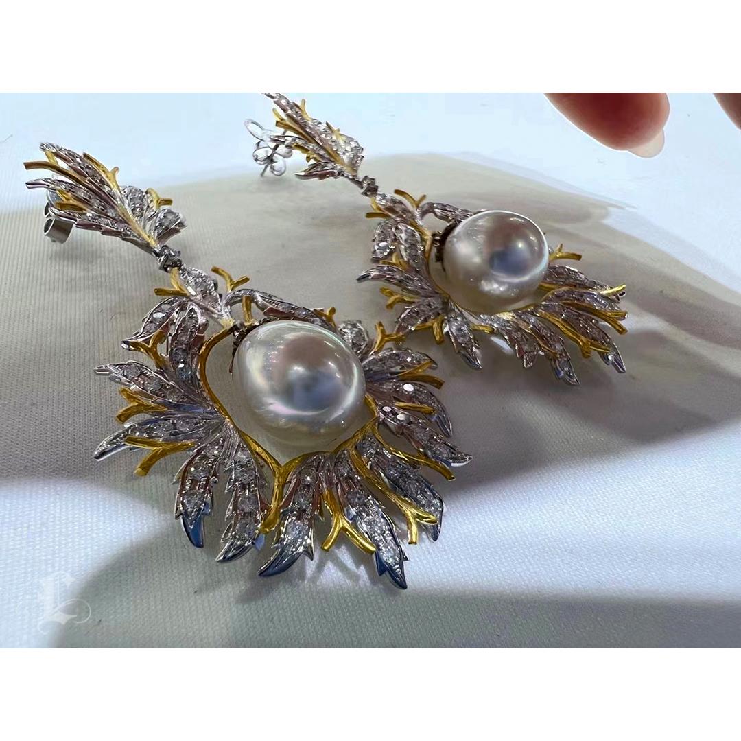 Orecchini a foglia con diamanti e perle dei mari del sud in stile Buccellati in vendita 3