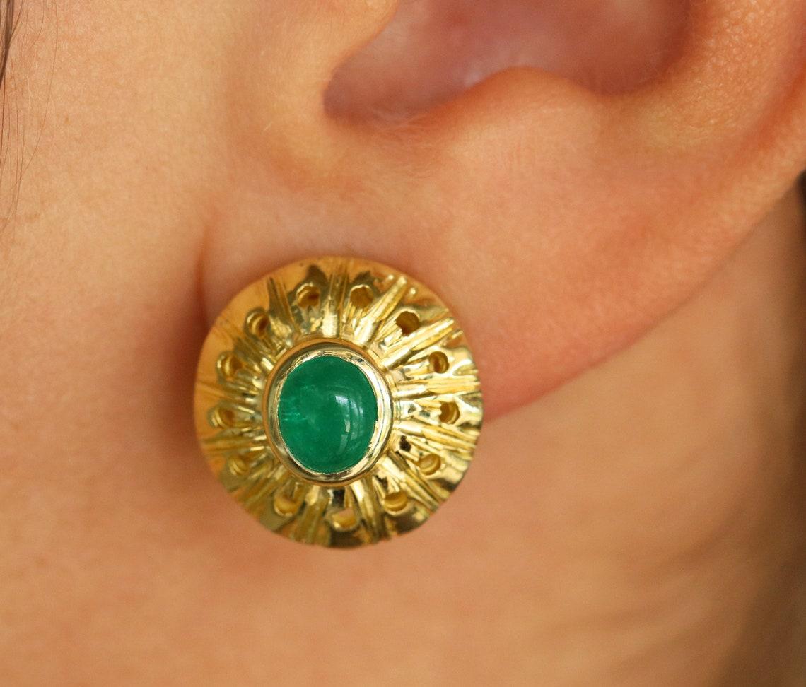 18K Gold 3.10 Carats Emerald Cabochon Omega Earrings In New Condition In Jupiter, FL