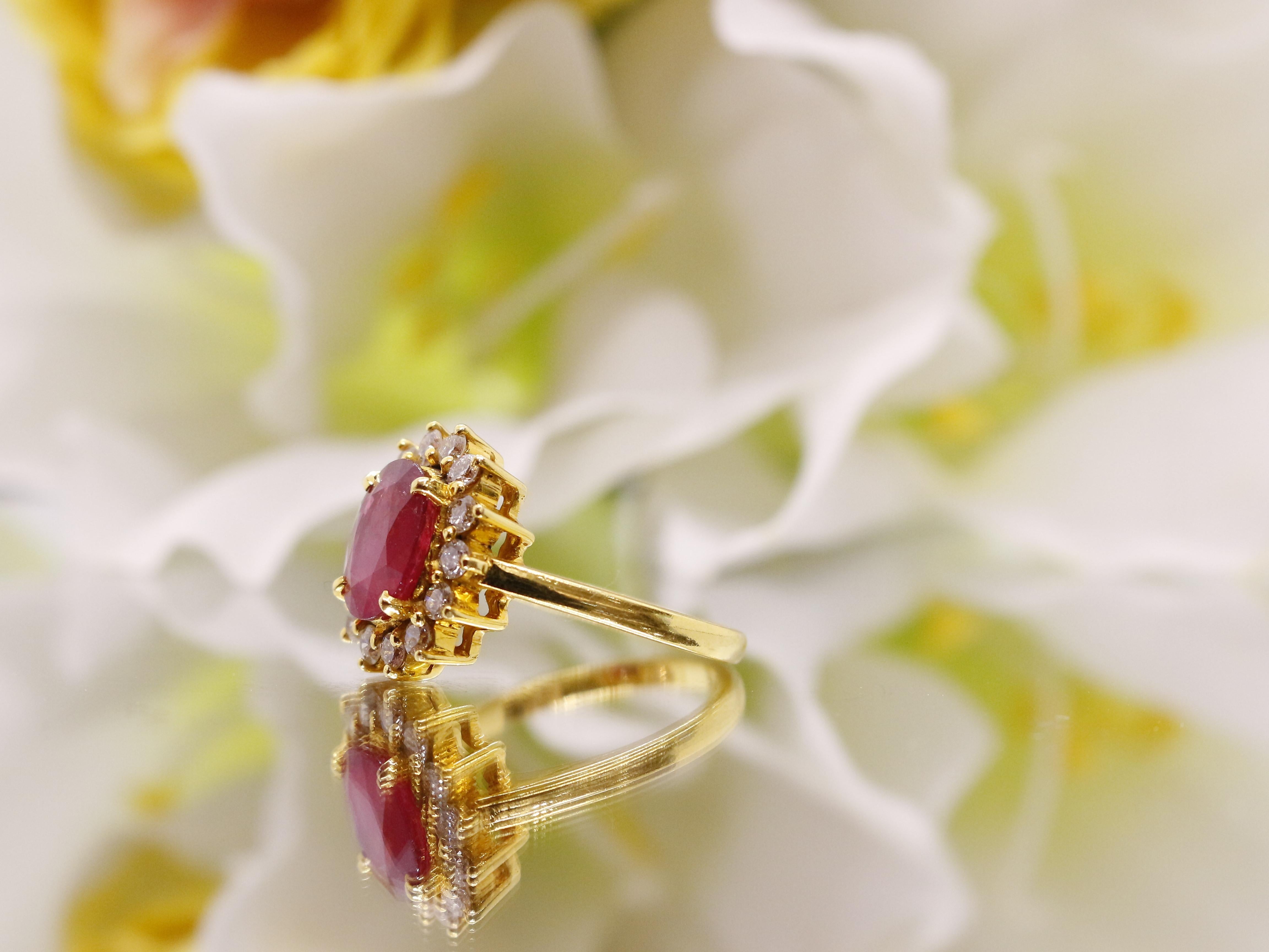 Taille Asscher Bague de fiançailles, de promesse ou d'anniversaire en or 18 carats, avec un halo de diamants et de rubis de 3,10 carats  en vente