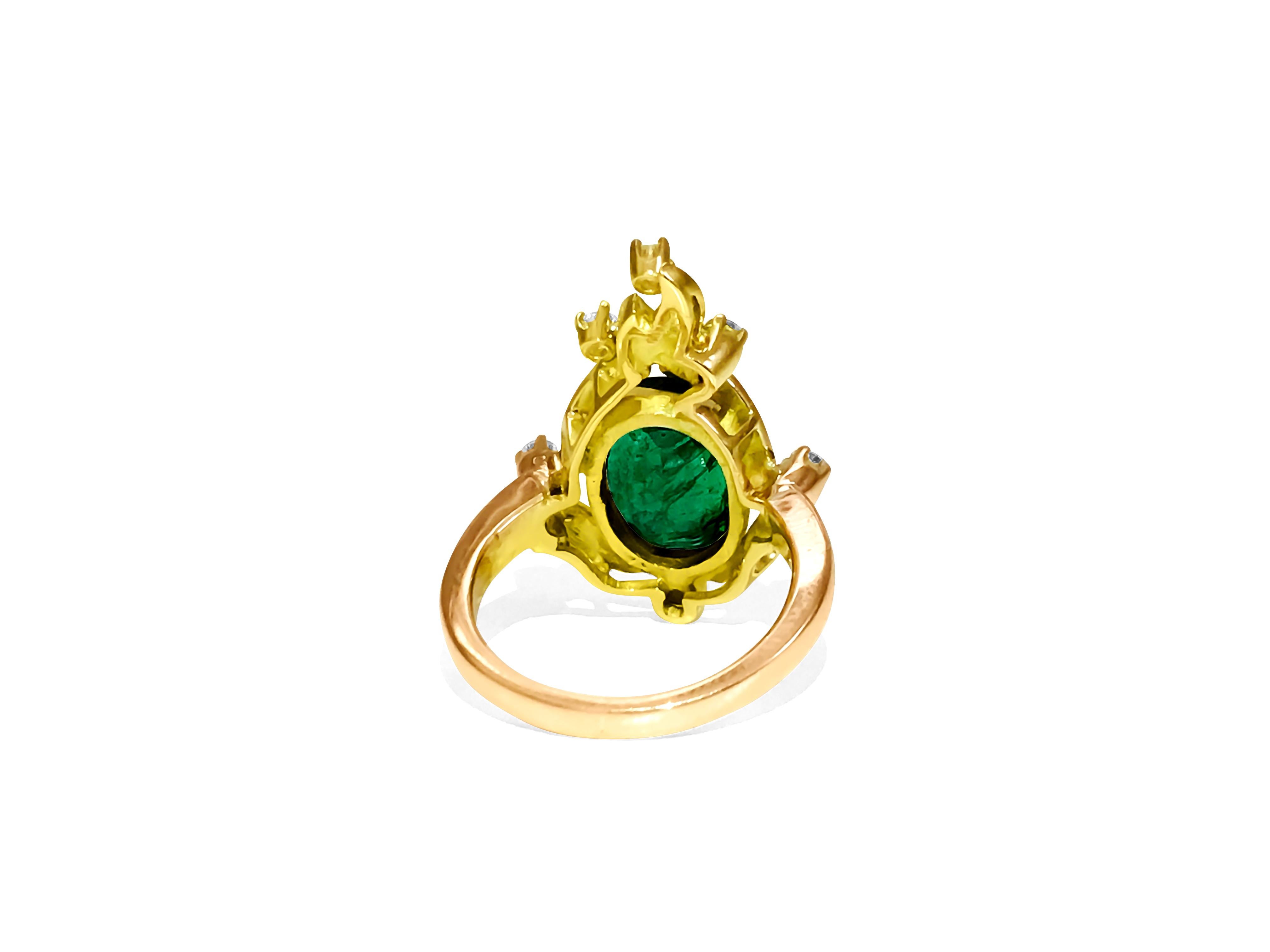 18K Gold, 3.24 Carat Emerald and Diamond Ring In Excellent Condition For Sale In Miami, FL