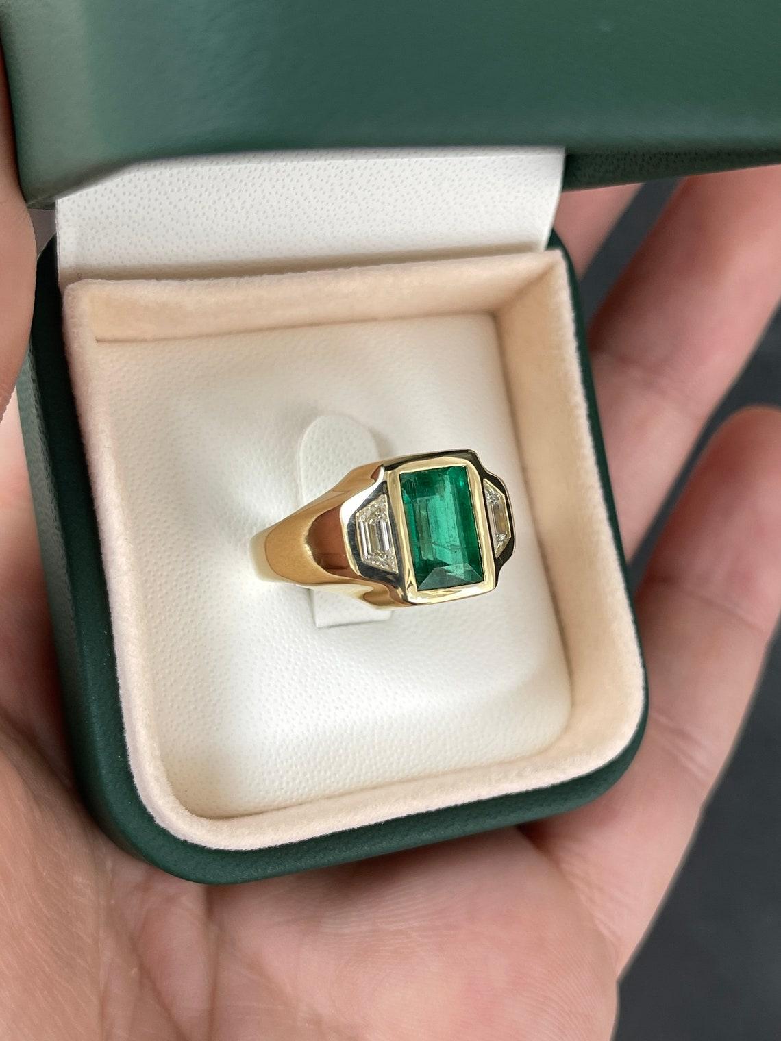 18K Gold 3.30tcw Dark Rich Green Emerald & Cadillac Diamond Three Stone Ring For Sale 1