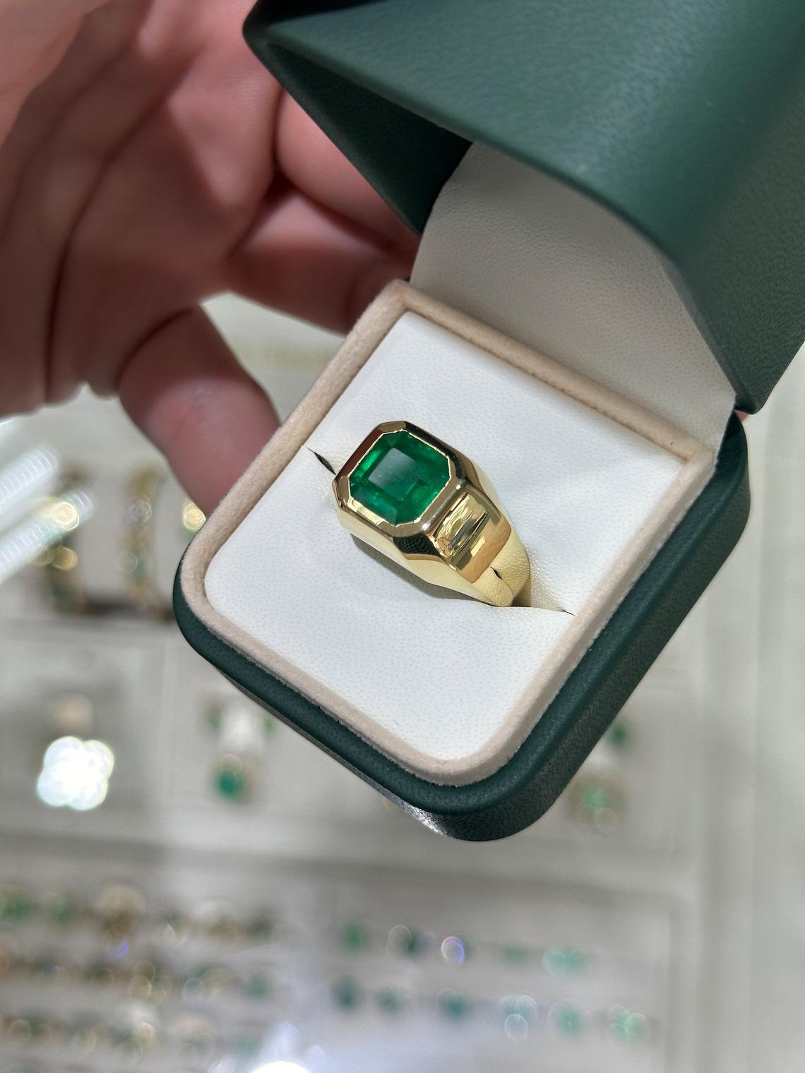 Taille Asscher Solitaire en or 18 carats serti d'une émeraude de Colombie vert profond de 3,60 carats, taille Asscher en vente