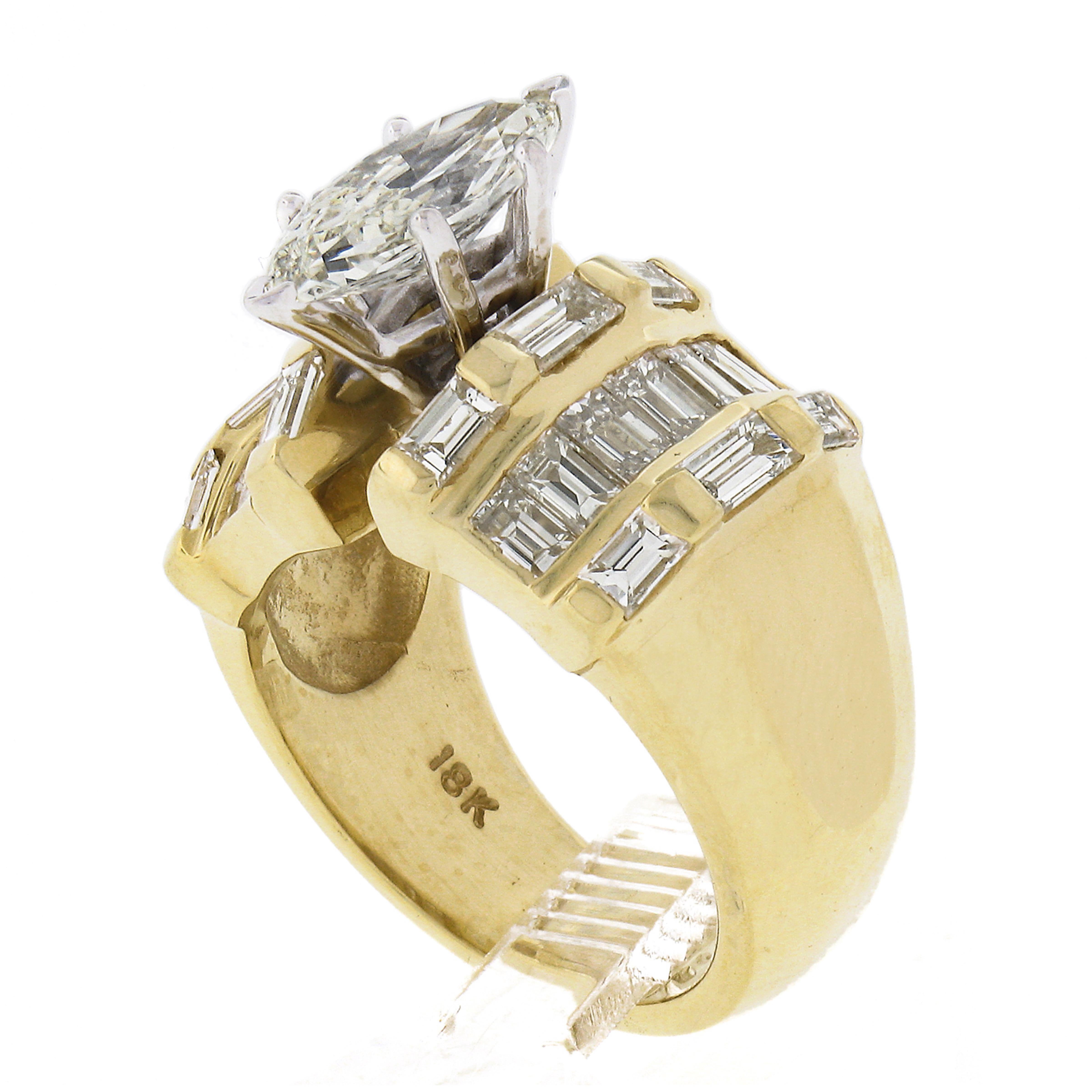 Bague de fiançailles large en or 18 carats avec diamant marquise de 3,97 carats certifié GIA et côtés baguettes en vente 5