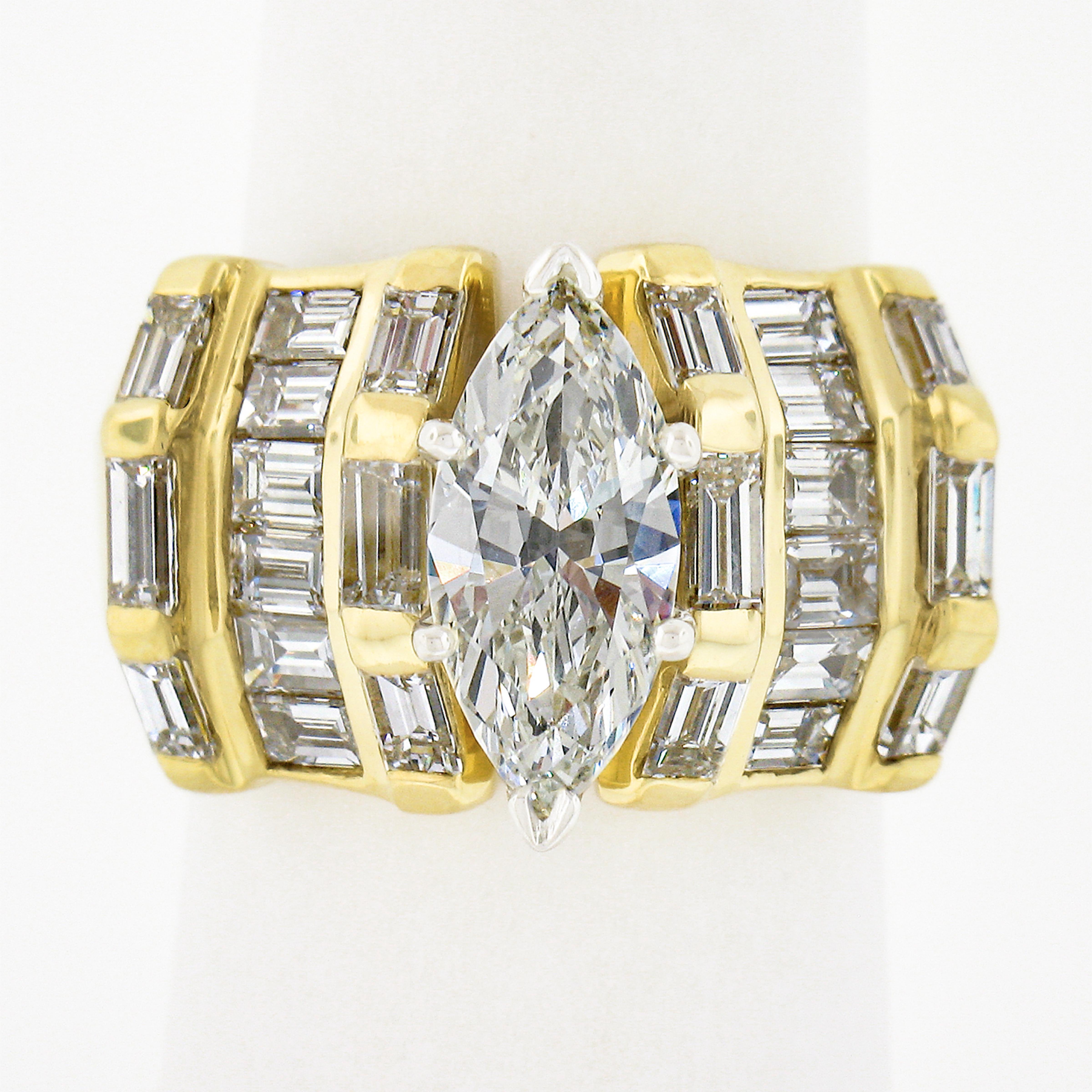 Taille Marquise Bague de fiançailles large en or 18 carats avec diamant marquise de 3,97 carats certifié GIA et côtés baguettes en vente