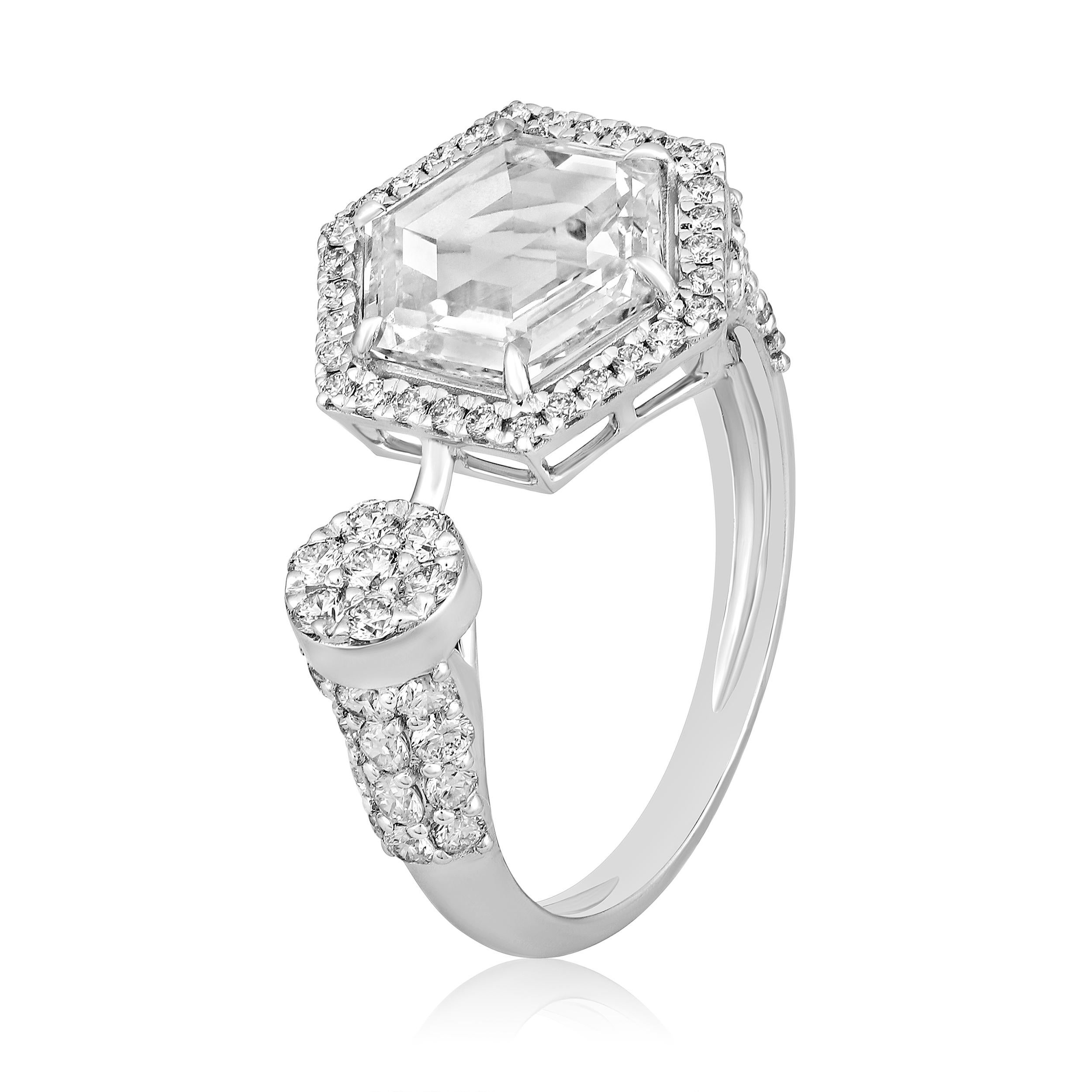 Crafted in 4.25 grams of 18K White Gold, the ring contains 88 stone of Round Lab Created Diamond with a total of 0.95 carat in D-F color and VVS-VS clarity combined with 1 stones of Rose Cut Side Lab Created Diamonds with a total of 2 carat in D-F