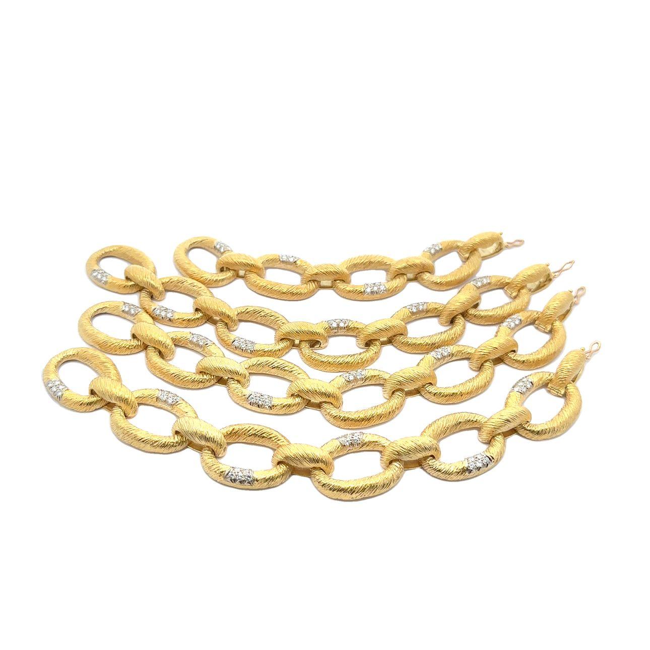 Bracelet ou sautoir en or 18k 3ctw Diamond Large Textured Open Oval Link 3 Bracelet ou sautoir- en vente 3