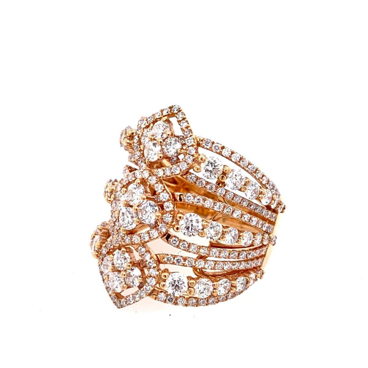 Modern 18 Karat Gold 4 Carat Diamond Ring For Sale
