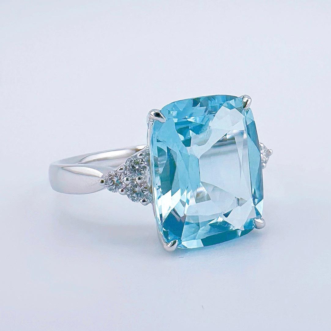18K Gold 4.27 CT Aquamarine Ring with Diamonds

1 Aquamarine - 4.27 CT
GRC certification ( No.G2211050311)

Diamonds - 0.18 CT
18K gold - 3.15 GM


