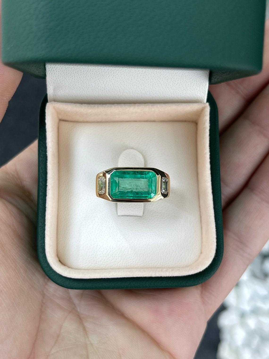 Modern 18K Gold 4.27tcw Colombian Emerald & Diamond Gypsy Ring, East-West 3 Stone For Sale