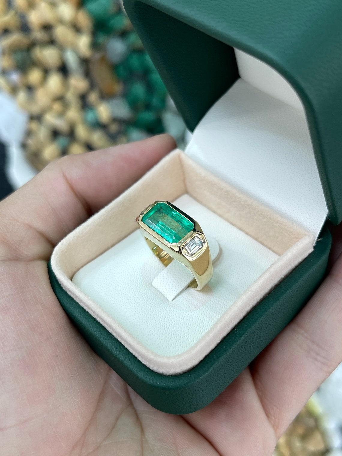 18K Gold 4.27tcw Colombian Emerald & Diamond Gypsy Ring, East-West 3 Stone In New Condition For Sale In Jupiter, FL