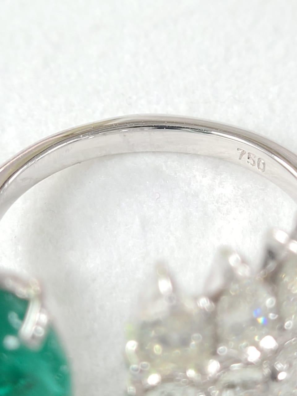 18 Karat Gold 4.30 Carat Zambian Cabochon Emerald and Pear Diamond Cocktail Ring In New Condition In Hong Kong, HK