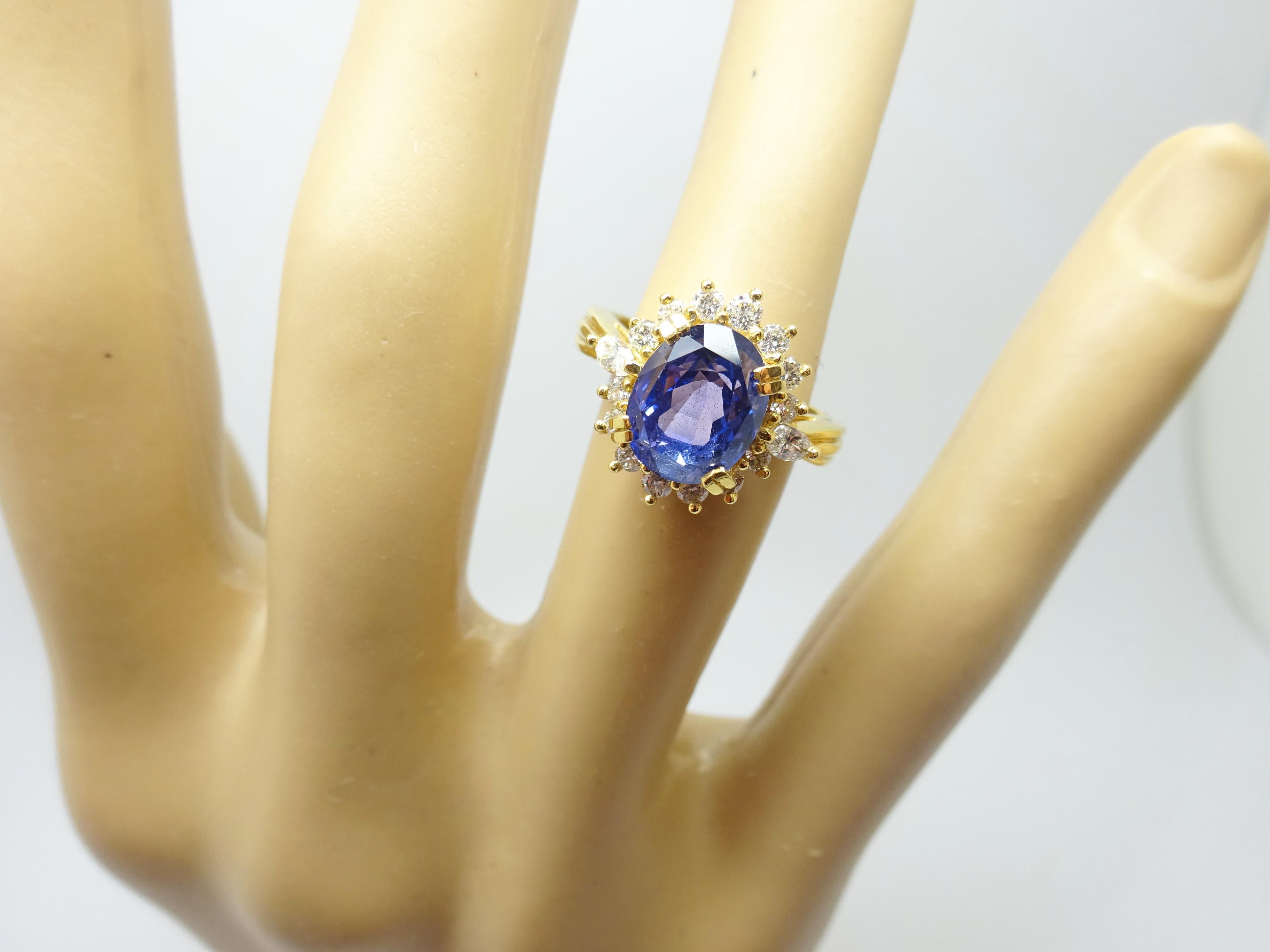 18k Gold 4.34cts Genuine Natural Ceylon Sapphire and Diamond Ring '#J3398' For Sale 5