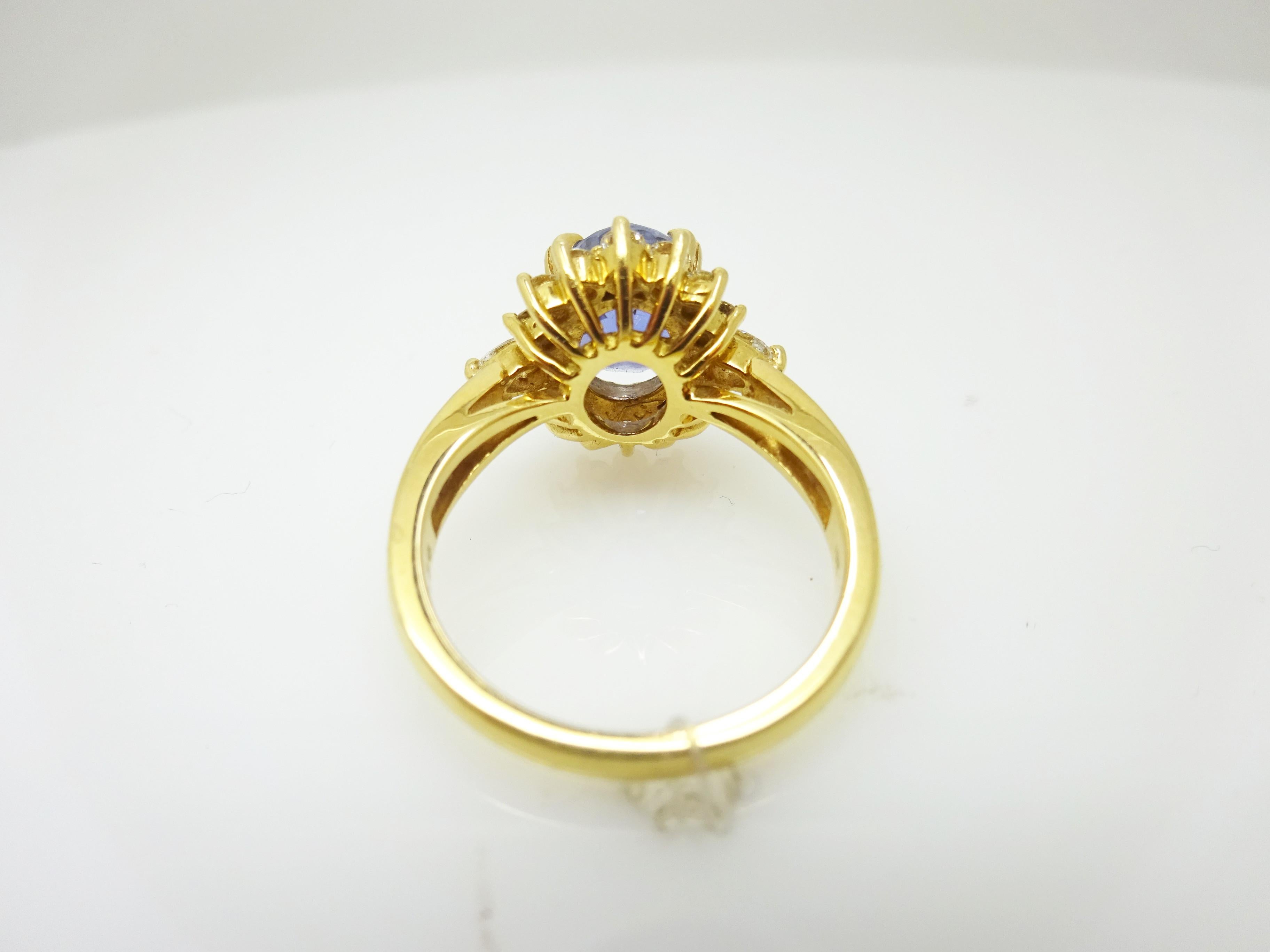 18k Gold 4.34cts Genuine Natural Ceylon Sapphire and Diamond Ring '#J3398' In Excellent Condition For Sale In Big Bend, WI