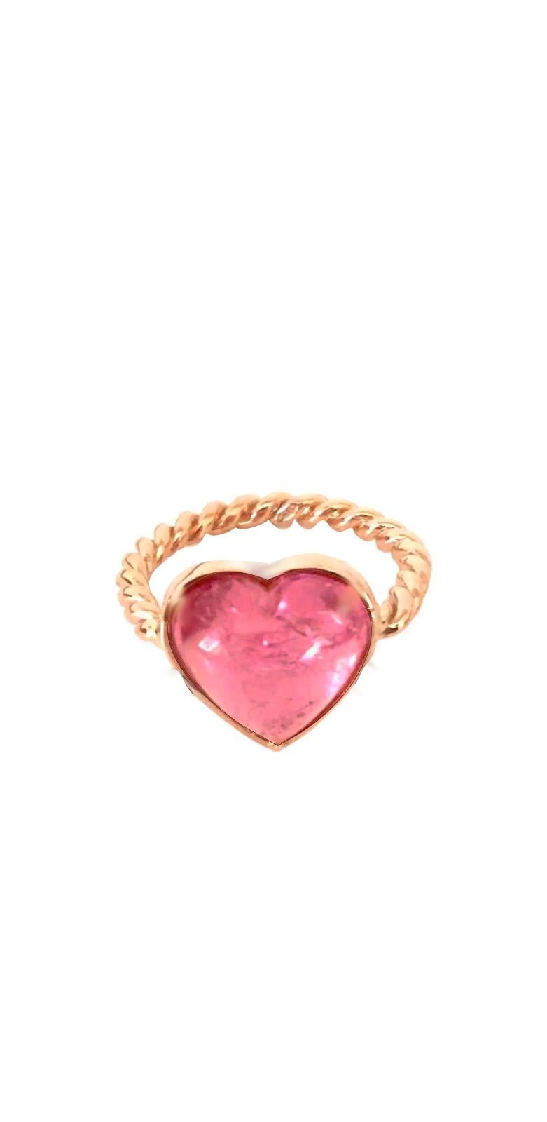 Artisan Bague cocktail en or 18k avec tourmaline rose framboise en forme de coeur de 4,5 carats en vente