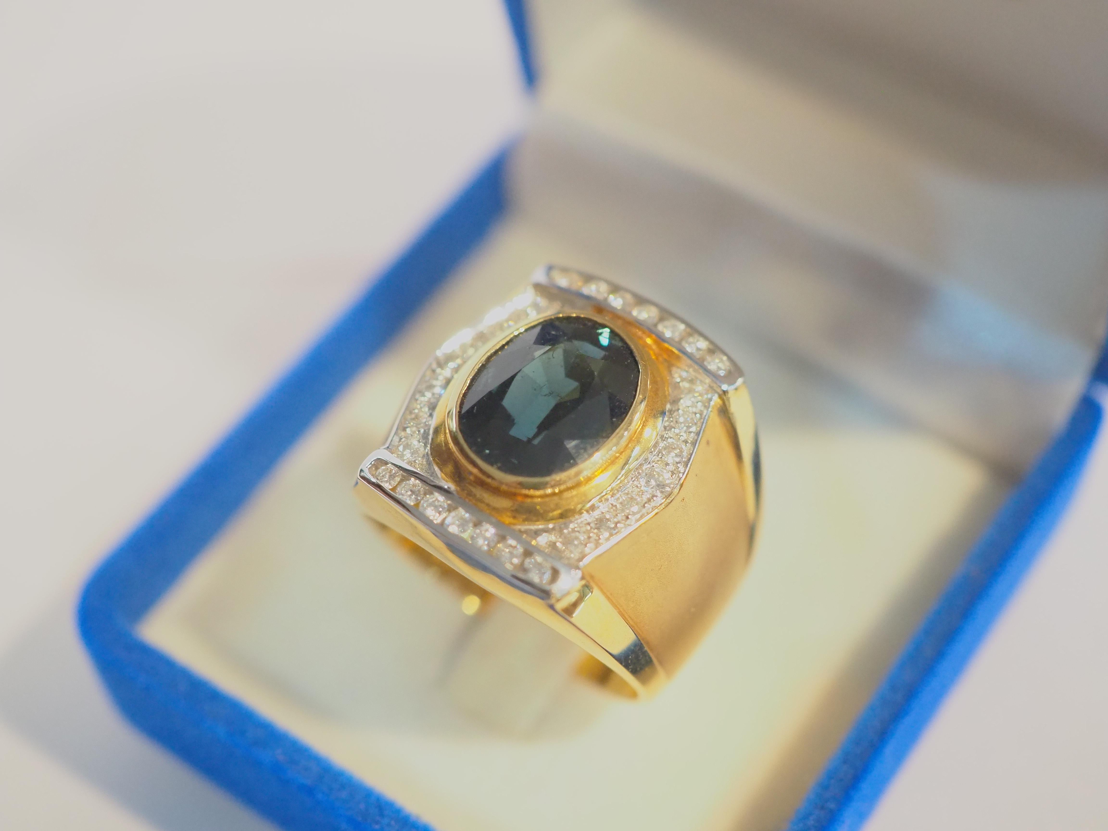 18K Gold 4.80ct Dark Teal Blue Sapphire & 0.46ct Diamond Men's Signet Ring For Sale 1