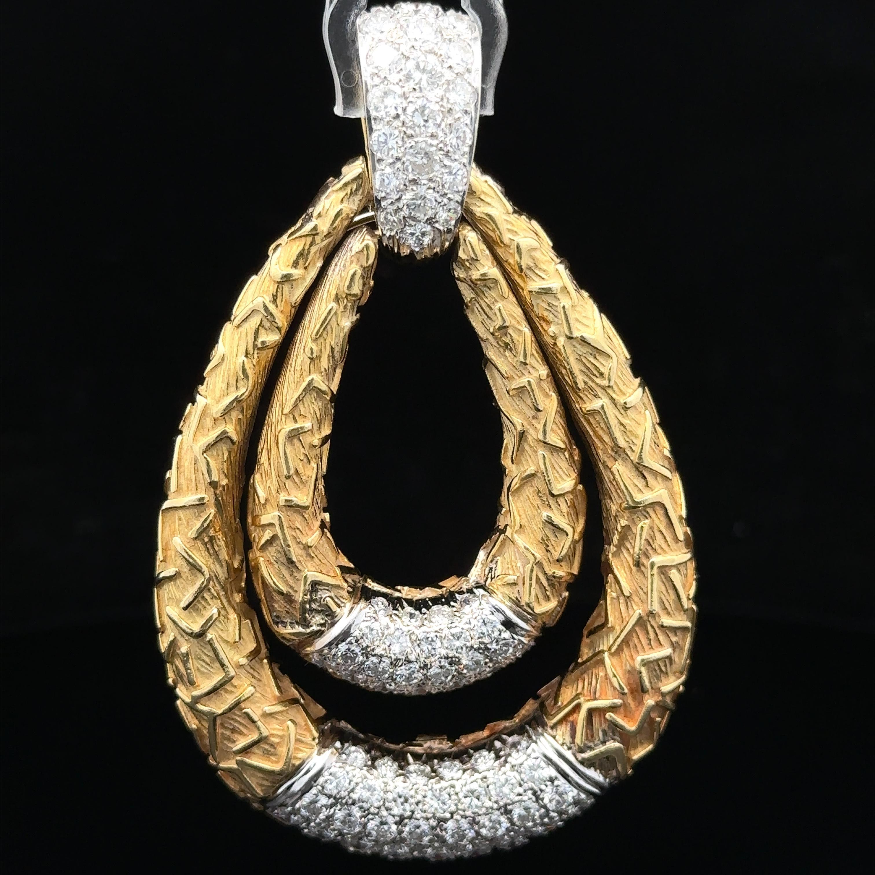 Broche en or 18k avec double pendentif texturé en forme de goutte d'eau et diamants 4ctw en vente 1
